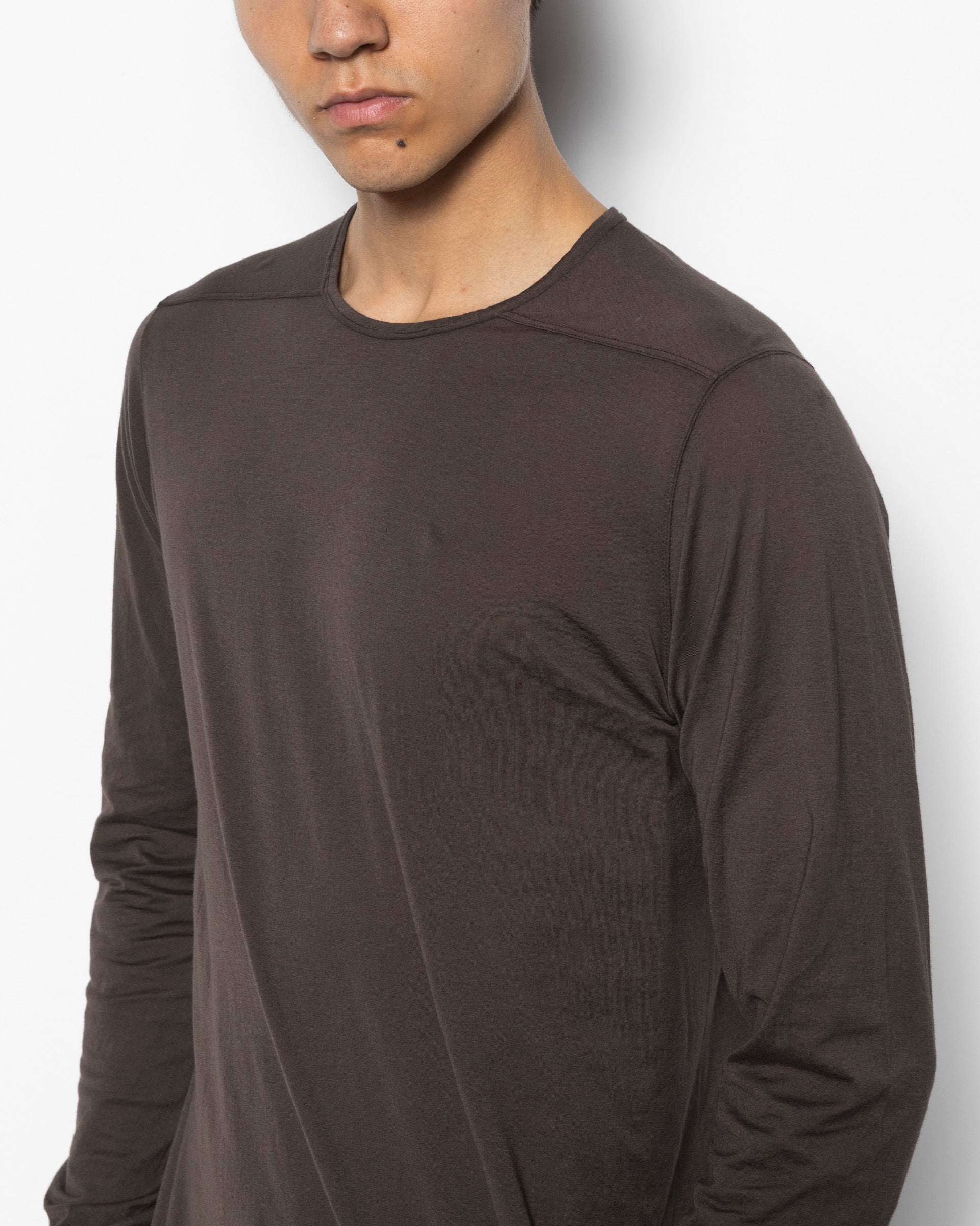 Level Long-Sleeve T-Shirt in Dark Dust