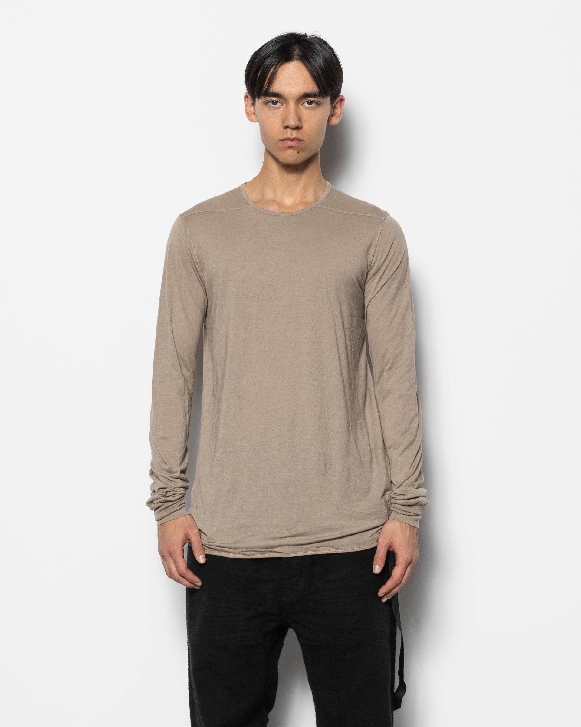 Level Long-Sleeve T-Shirt in Dirty Pearl
