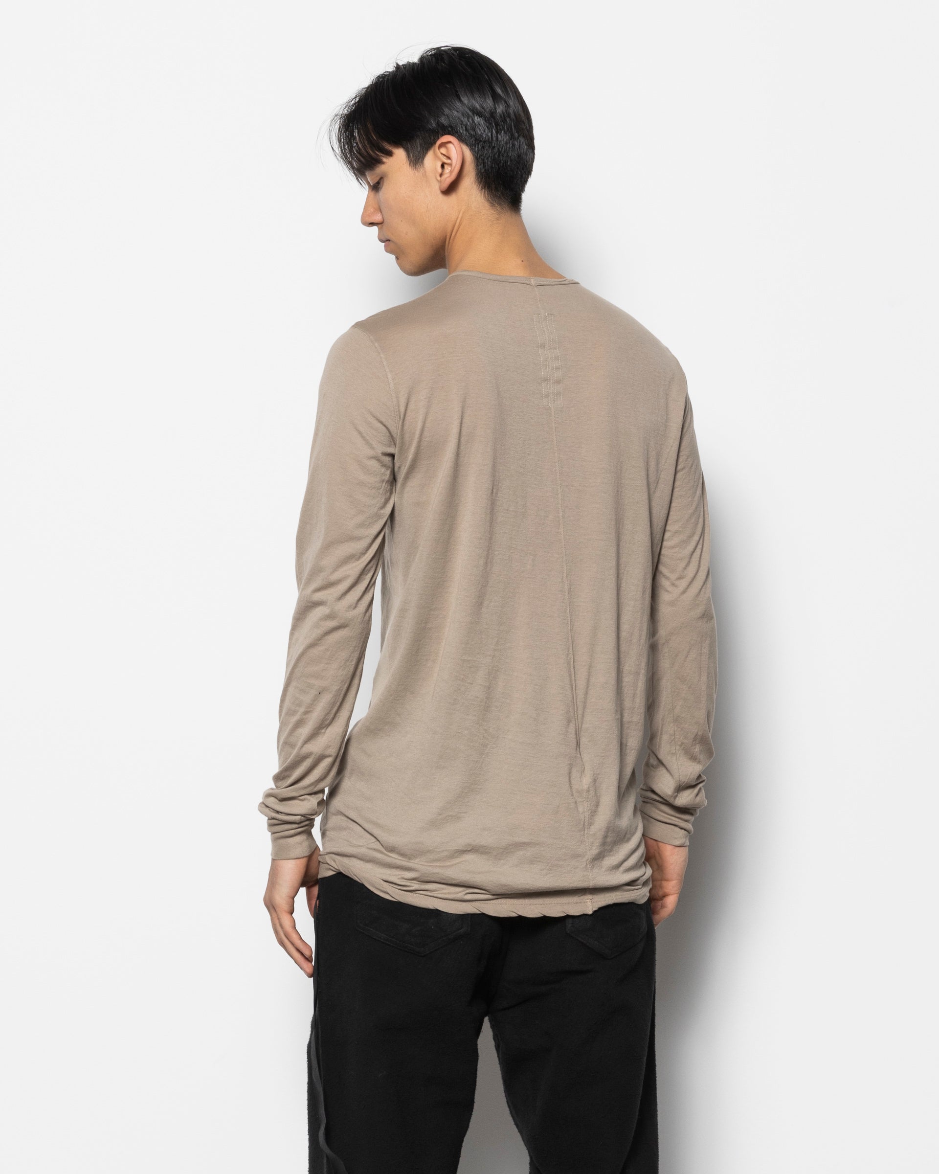 Level Long-Sleeve T-Shirt in Dirty Pearl