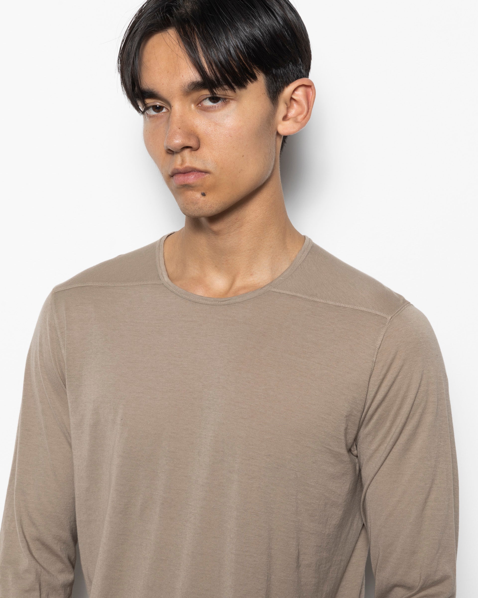 Level Long-Sleeve T-Shirt in Dirty Pearl