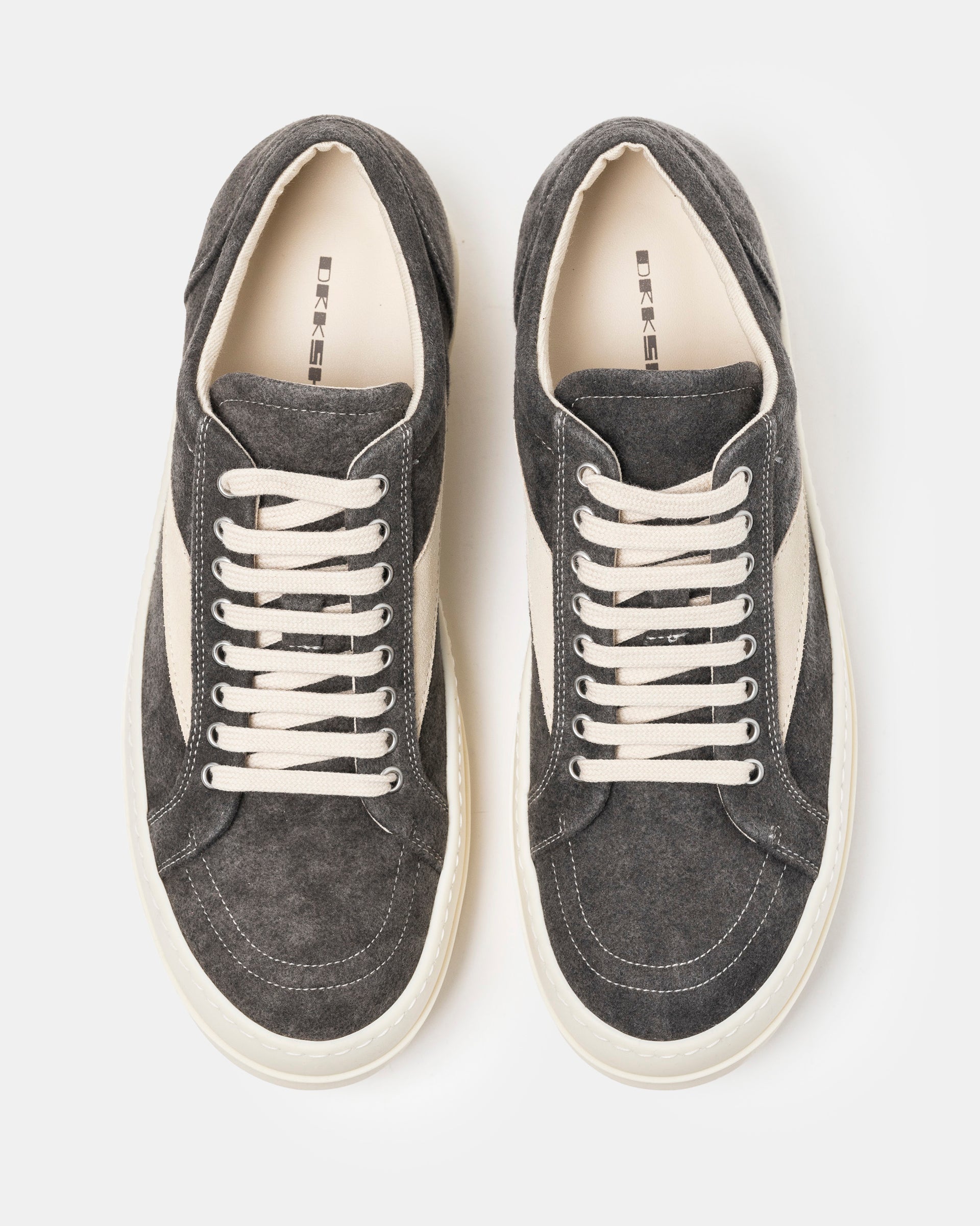 Scrape Vintage Sneakers in Dust and Milk