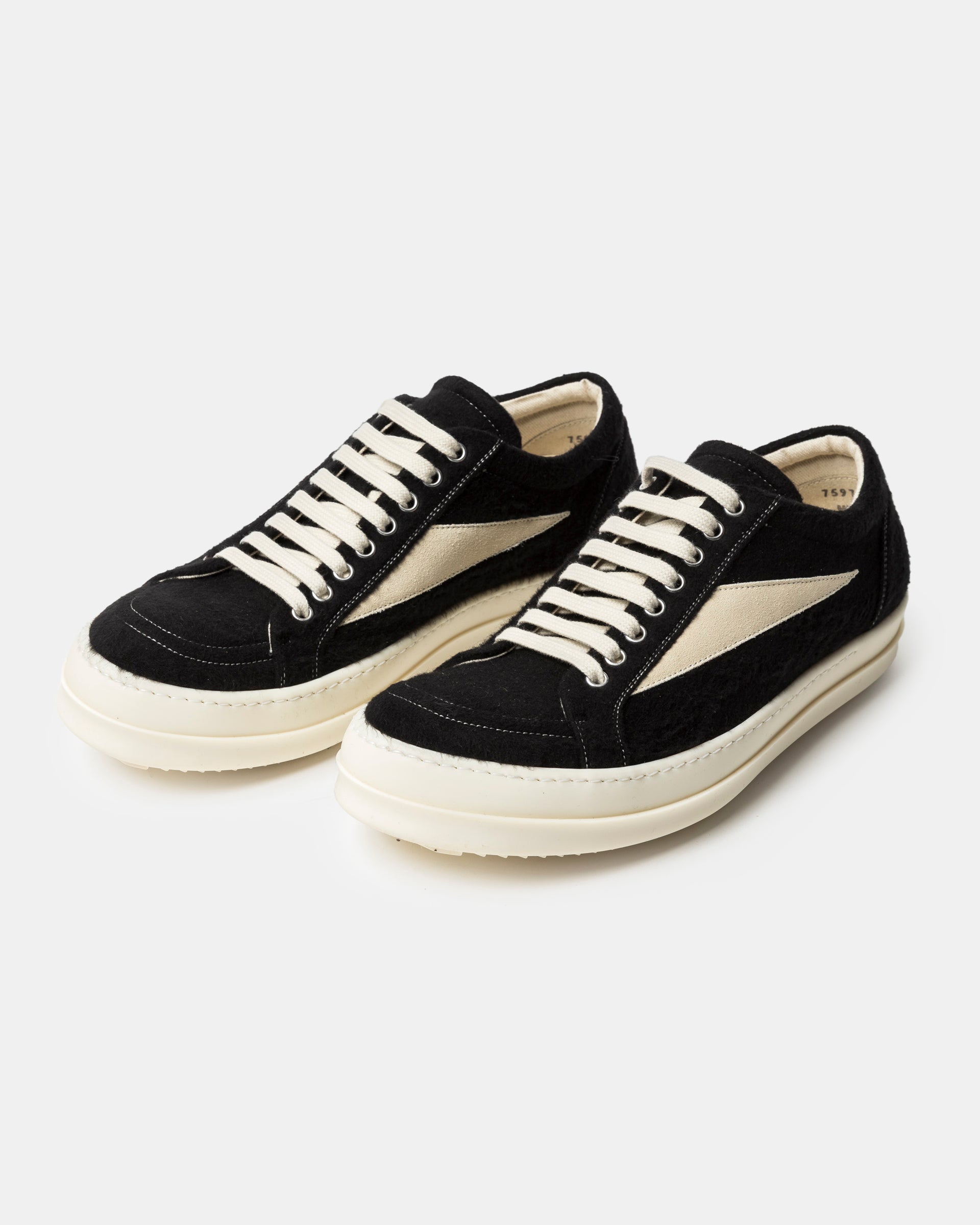 Vintage Low Sneakers in Black and Milk