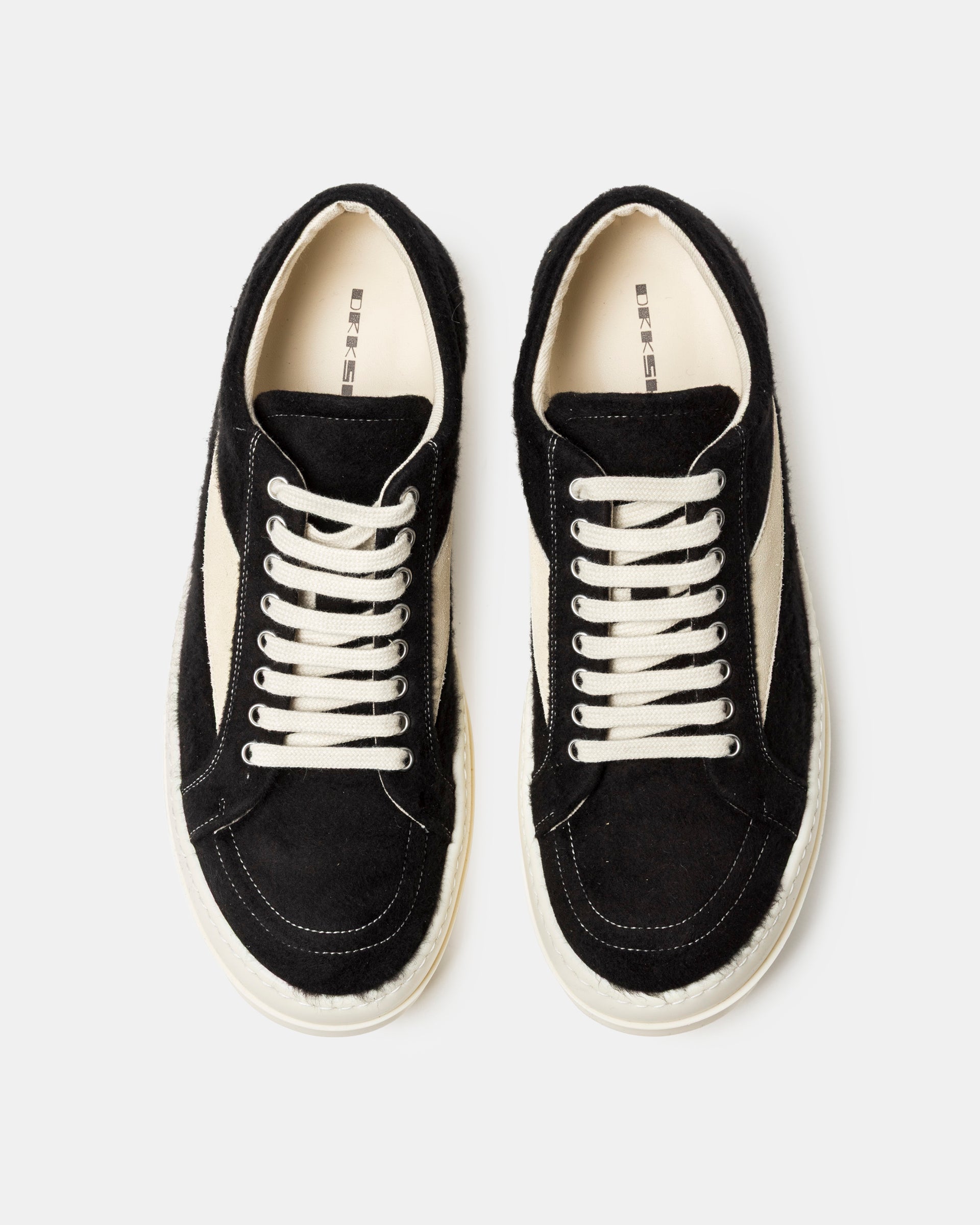 Vintage Low Sneakers in Black and Milk