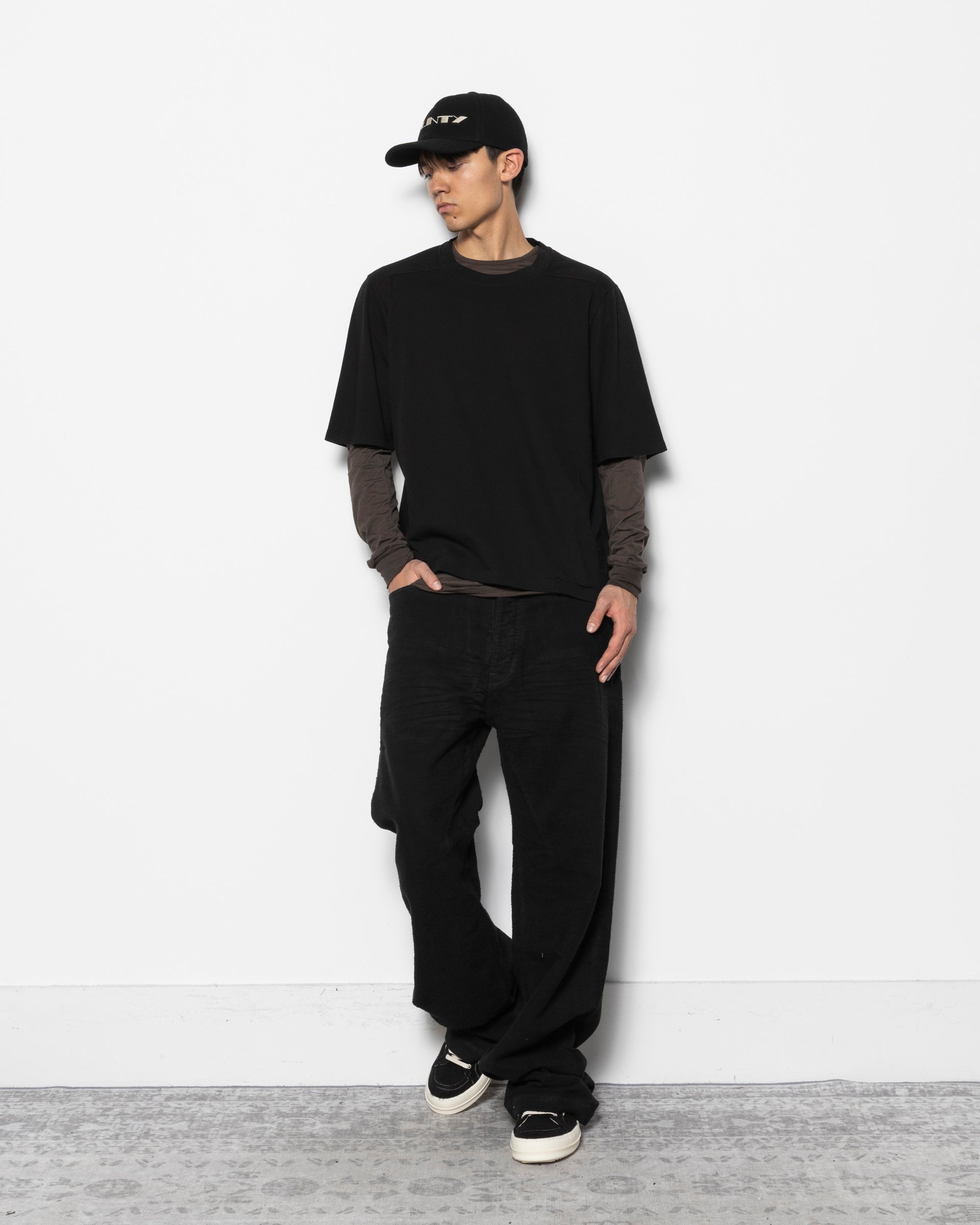 Walrus T-Shirt in Black