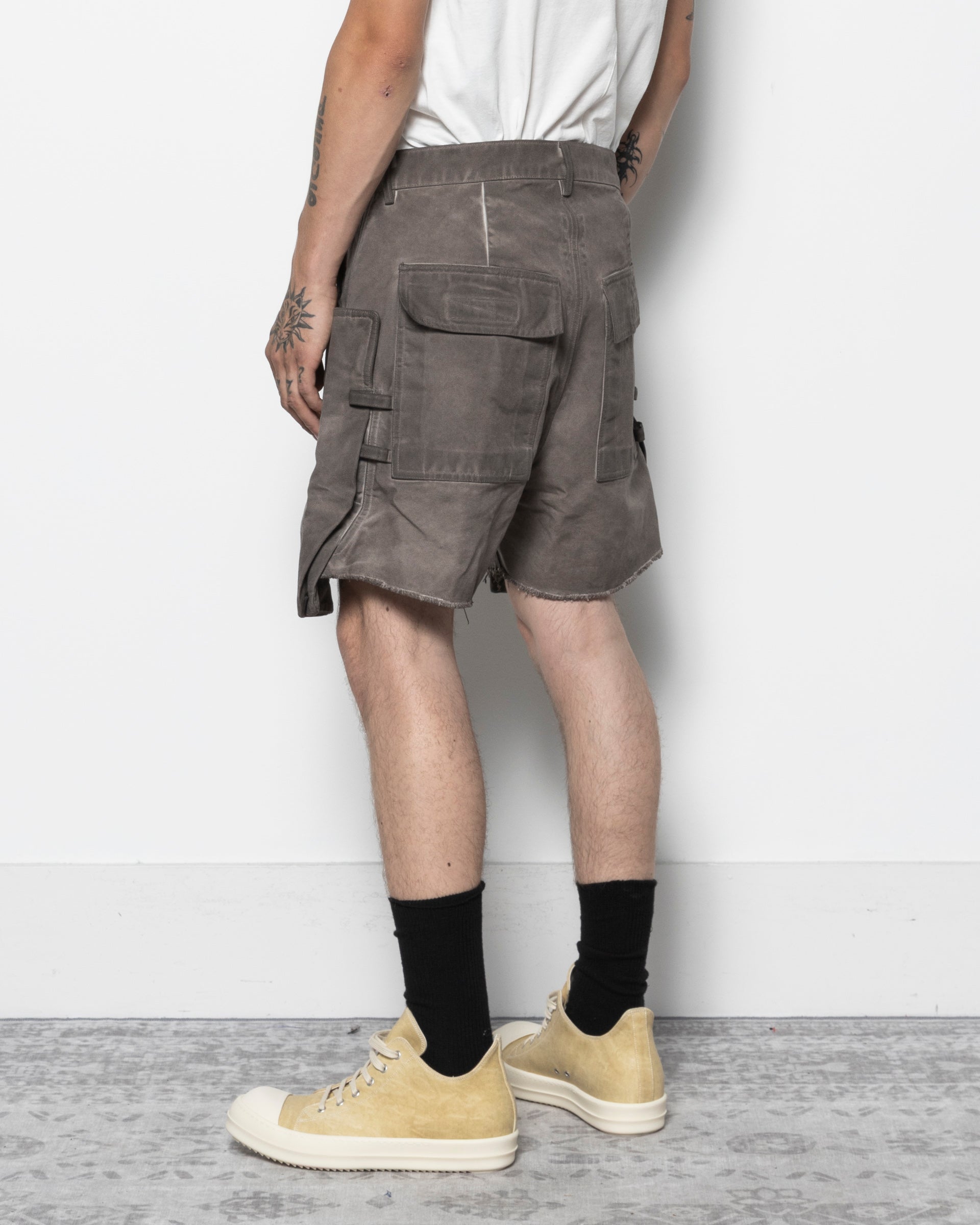 Rick Owens Drkshdw Stefan Cargo Shorts in Dust | RODEN GRAY