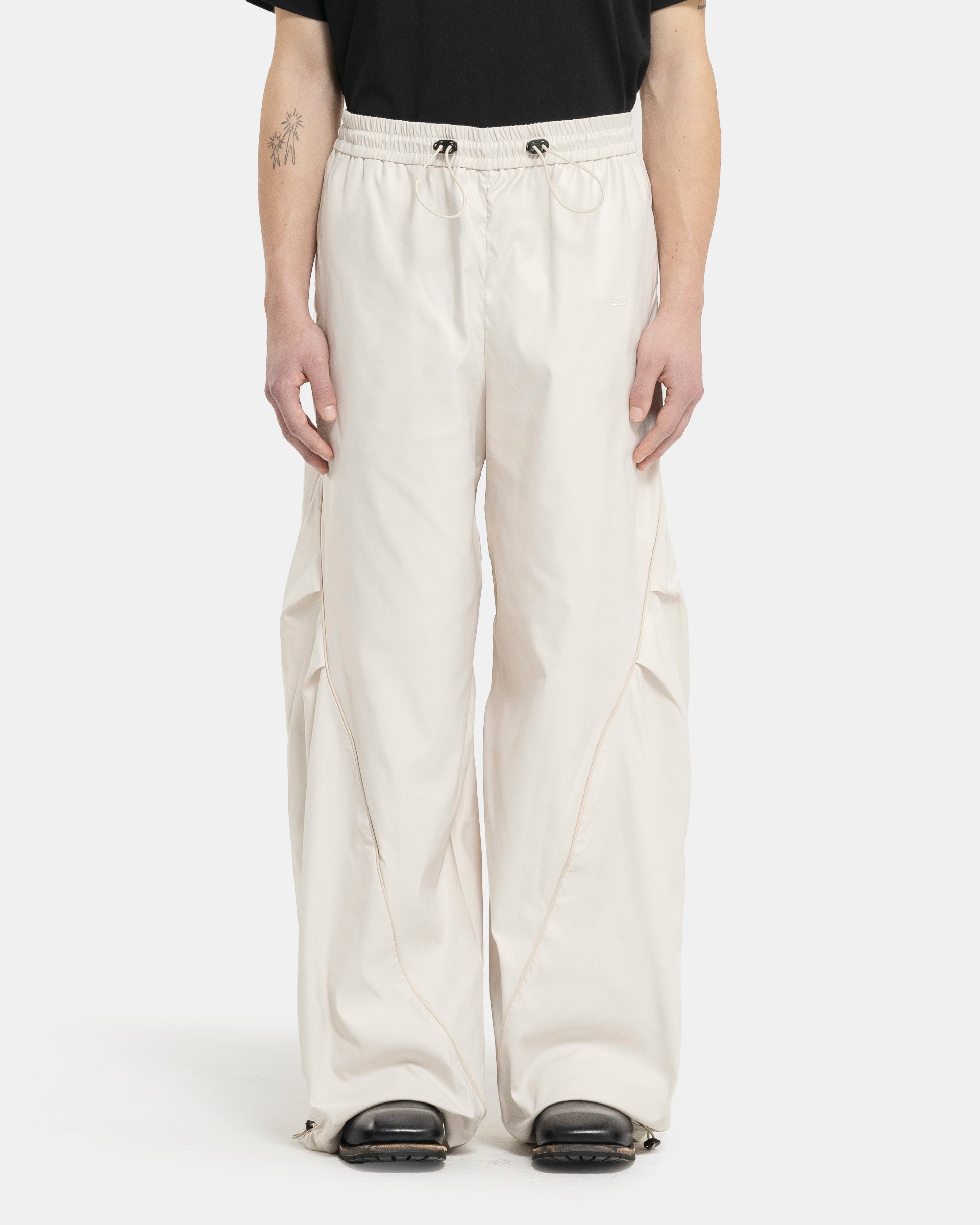 Sinuate Drawstring Pants in White