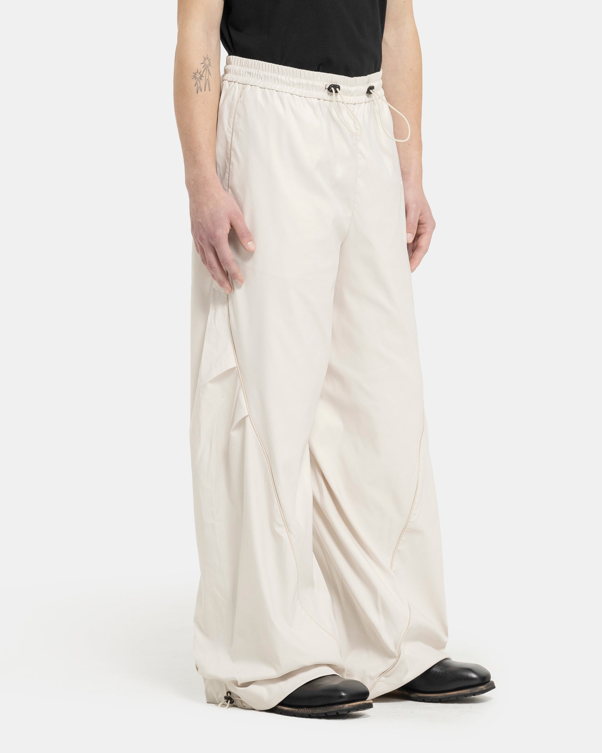 Sinuate Drawstring Pants in White