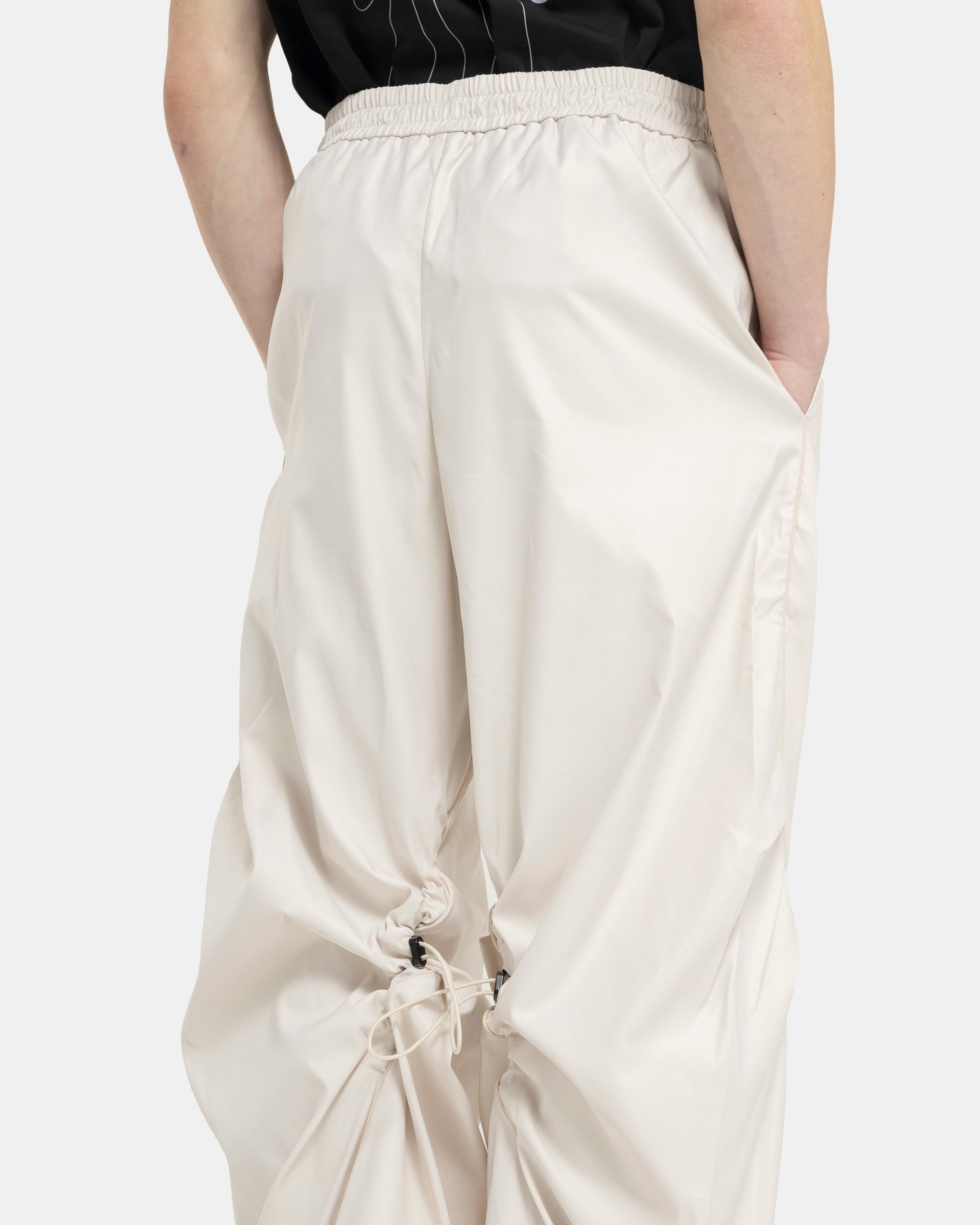 Sinuate Drawstring Pants in White