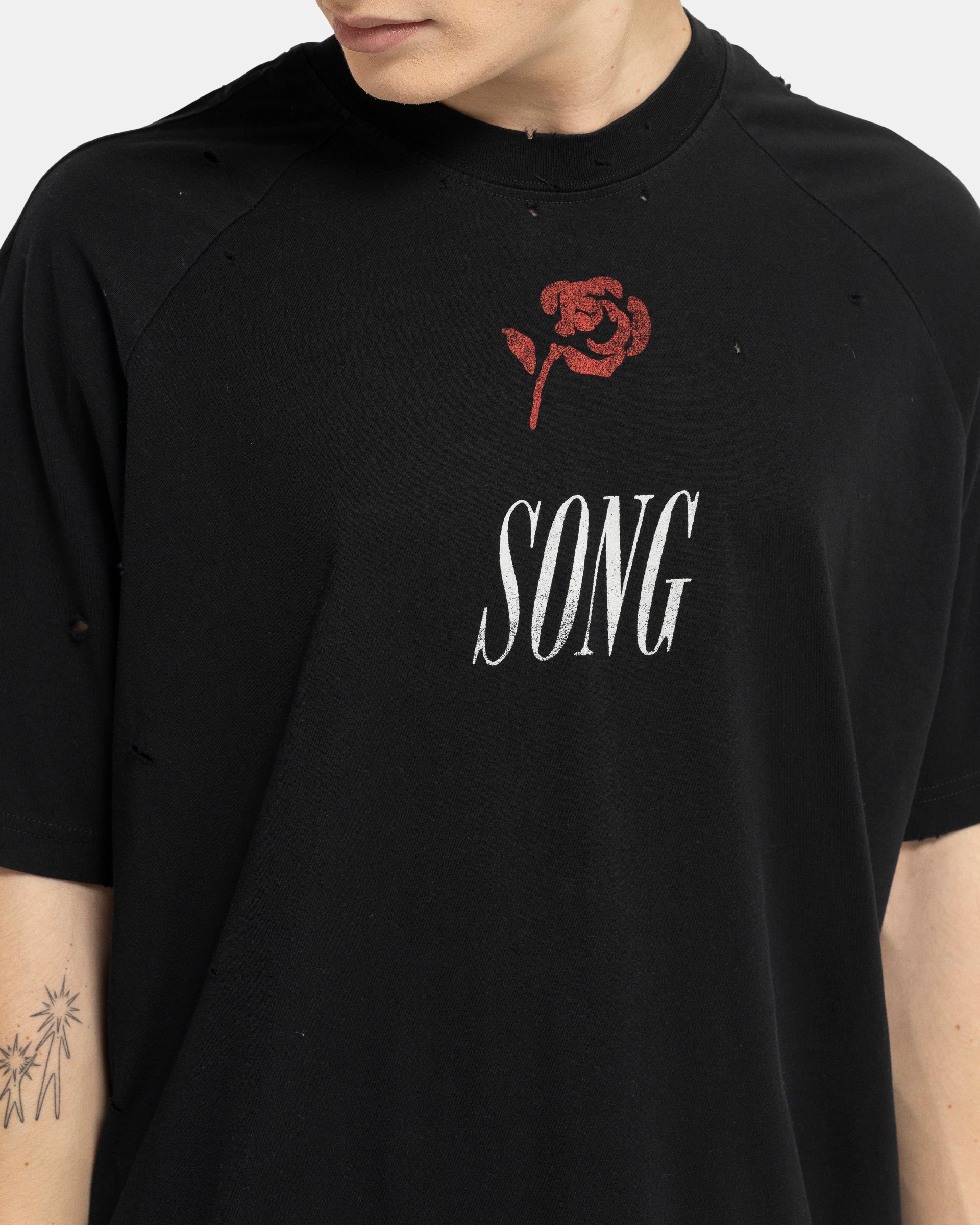 "Song" Raglan T-Shirt in Black