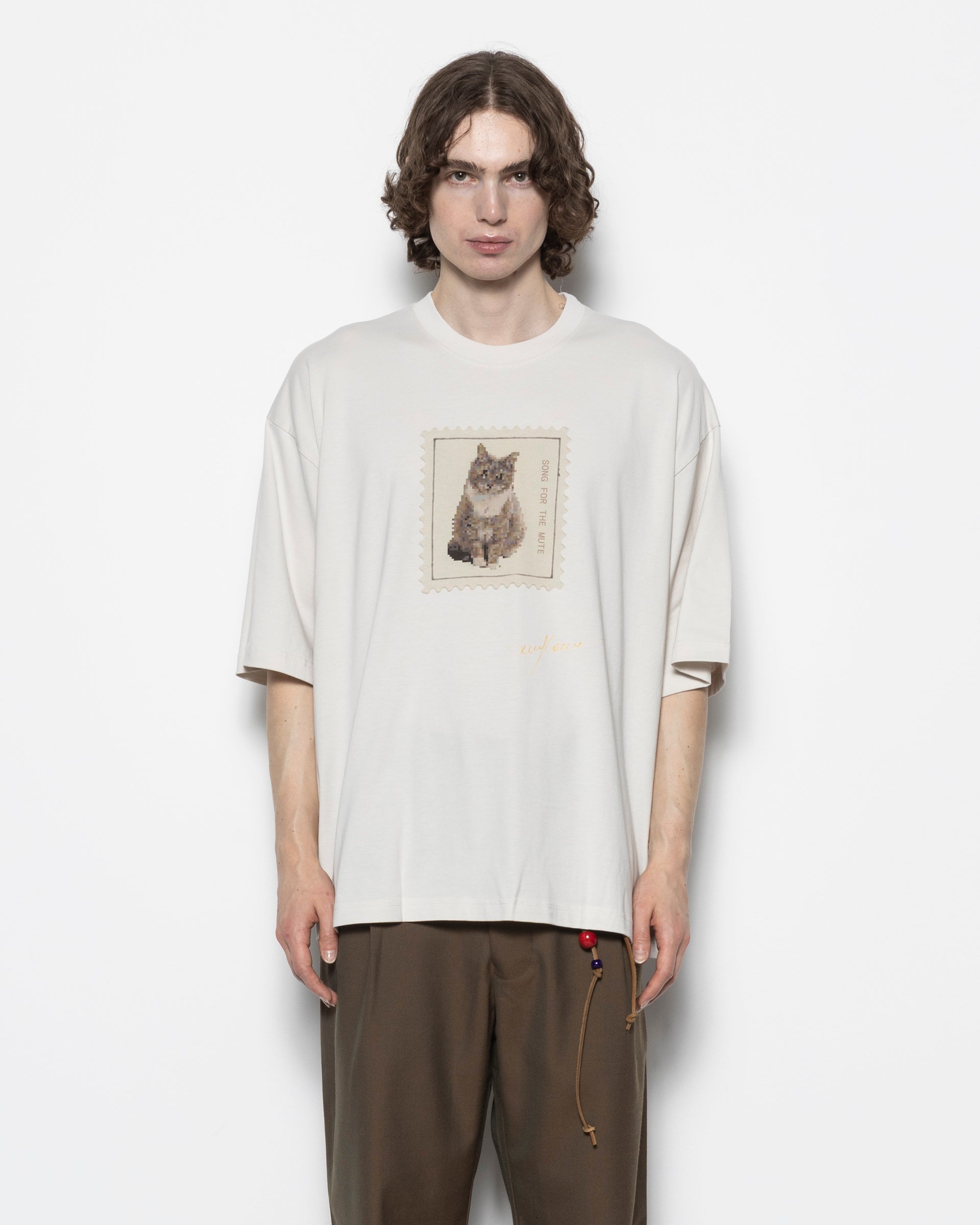 Minou Stamp Gym Tee in Off White
