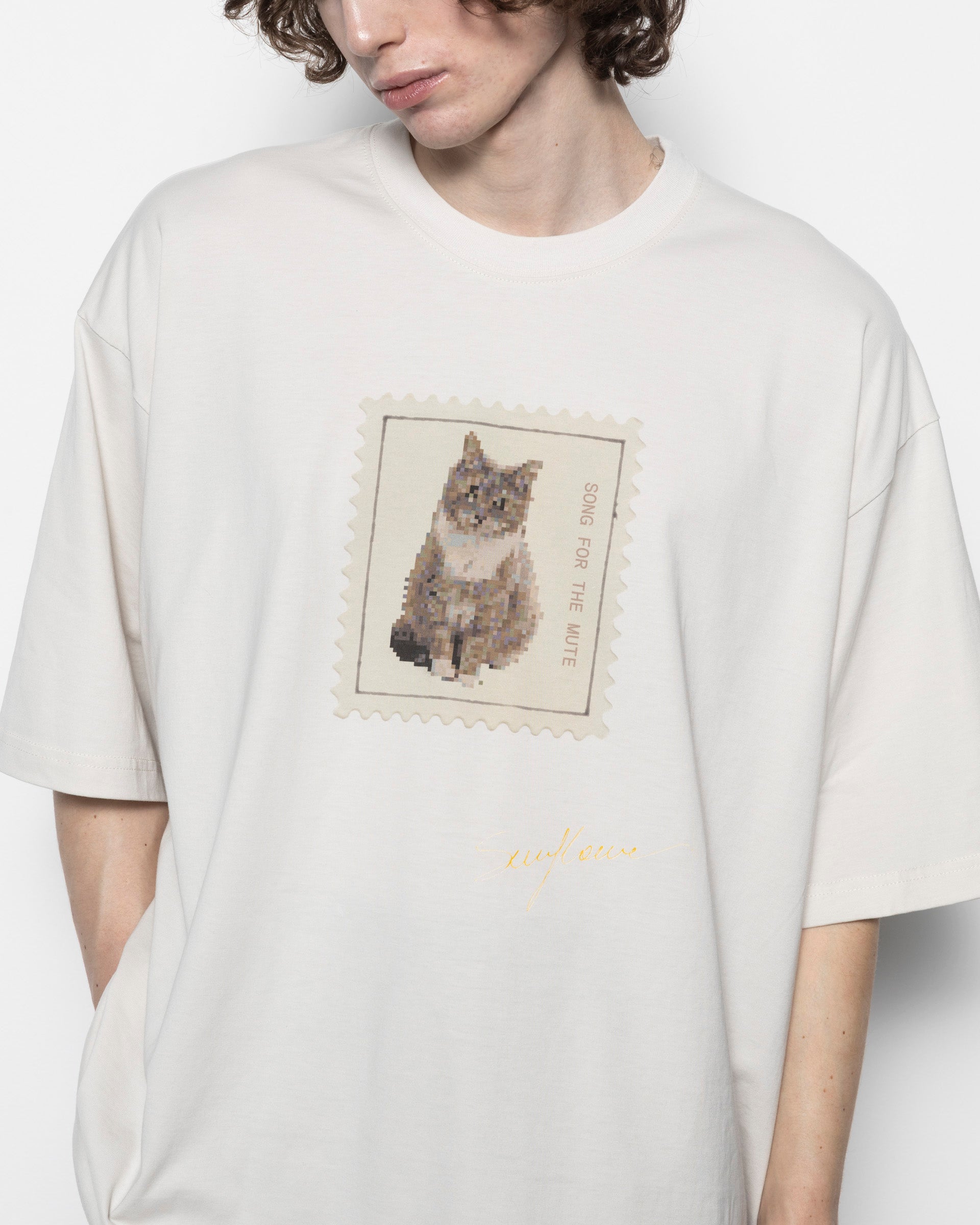 Minou Stamp Gym Tee in Off White