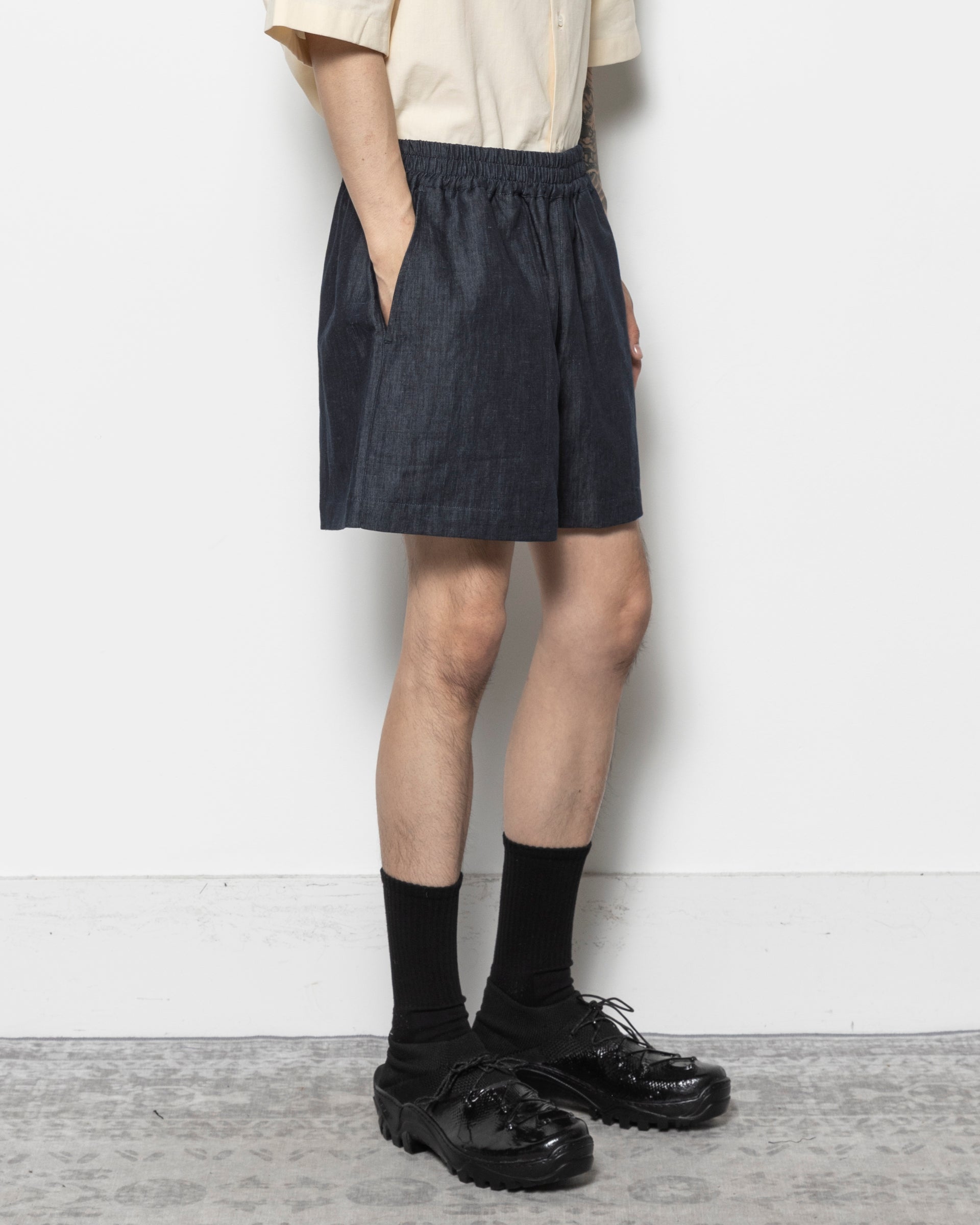 Elio Cropped Shorts in Indigo