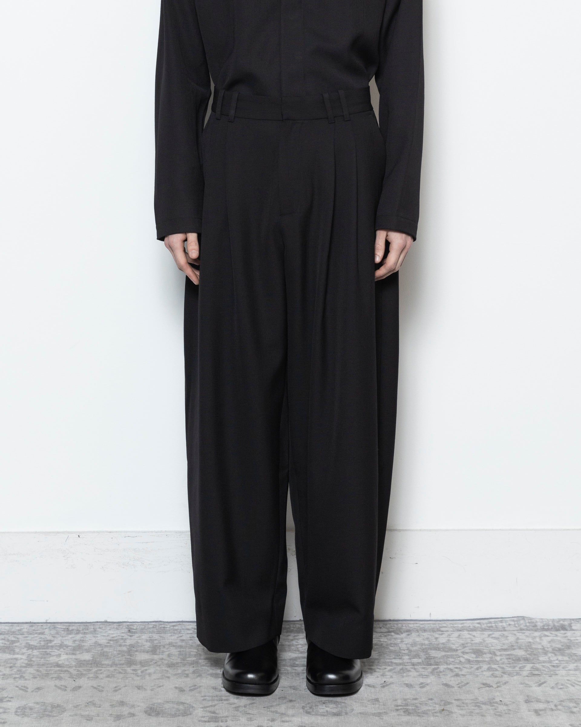 Line Pant in Black