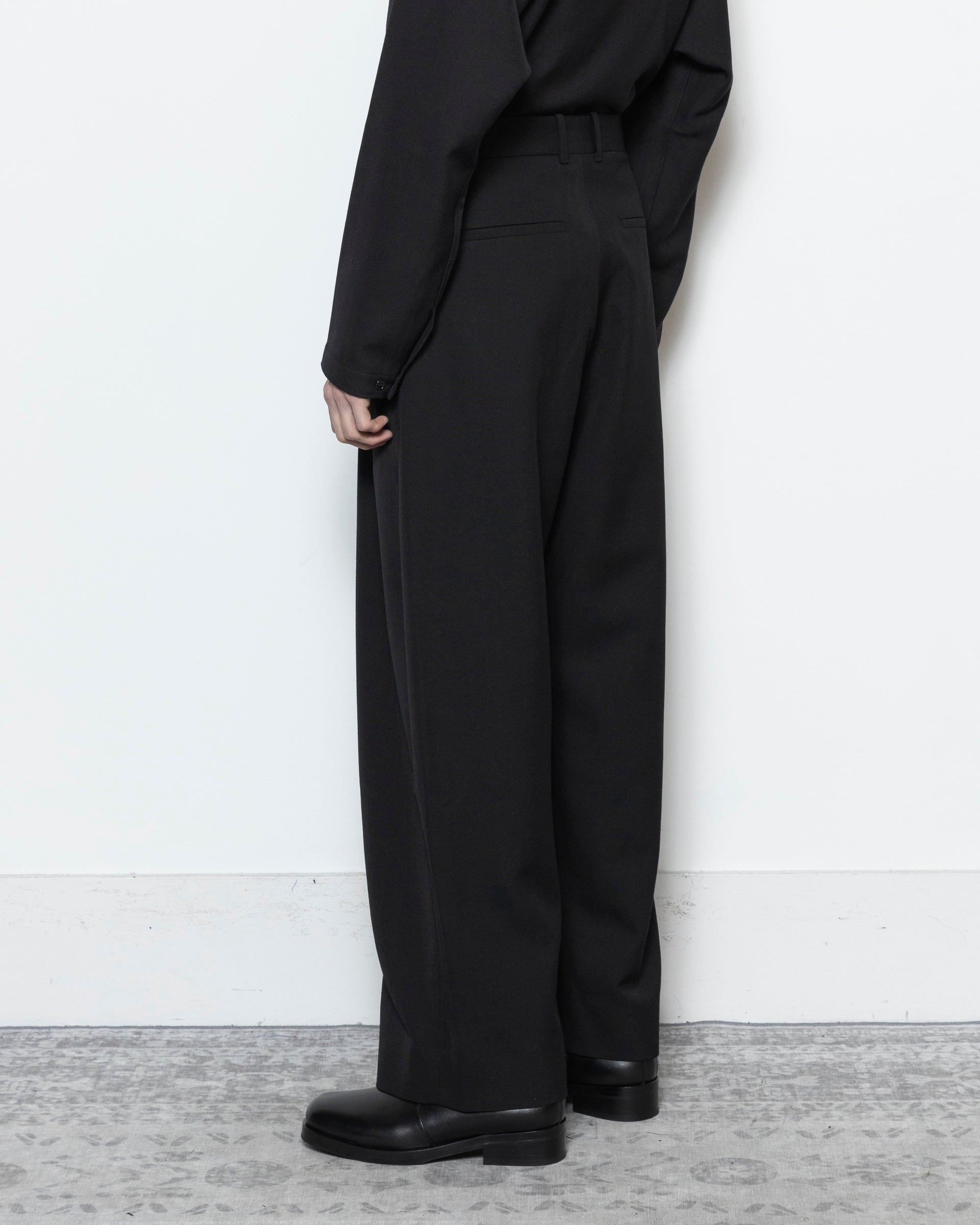 Line Pant in Black
