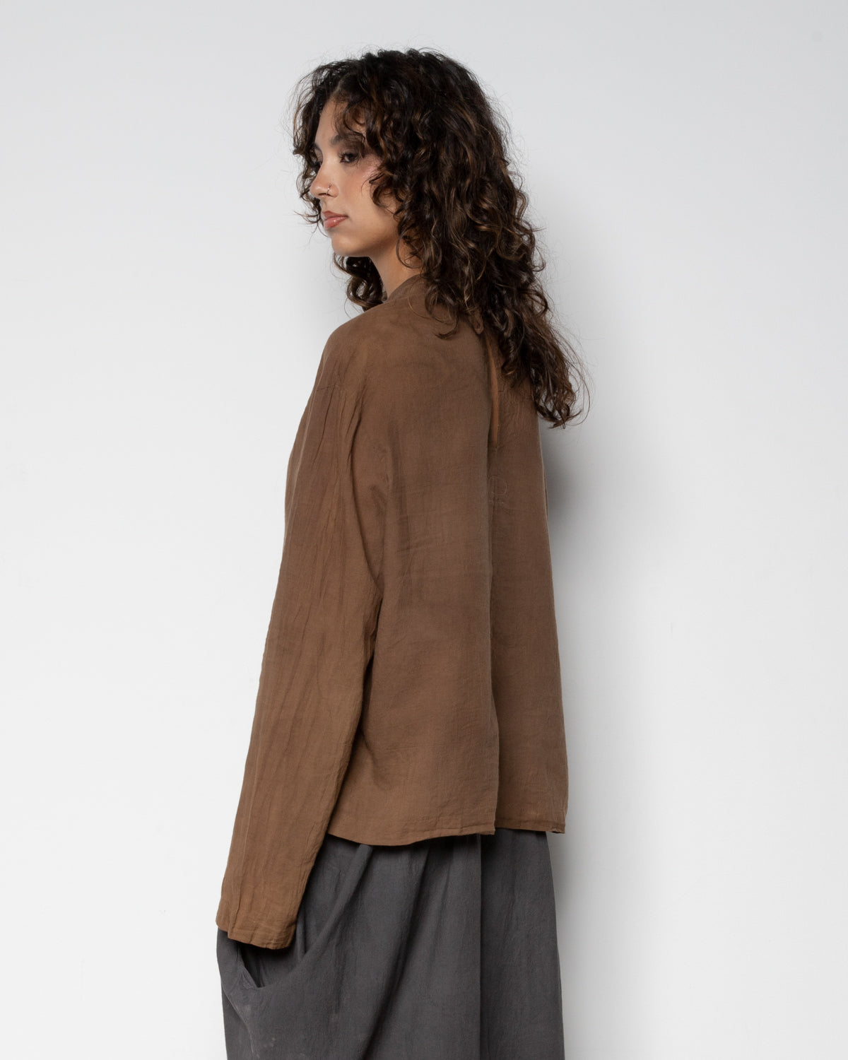 String Neck Henley Longsleeve in Natural Dyed Brown