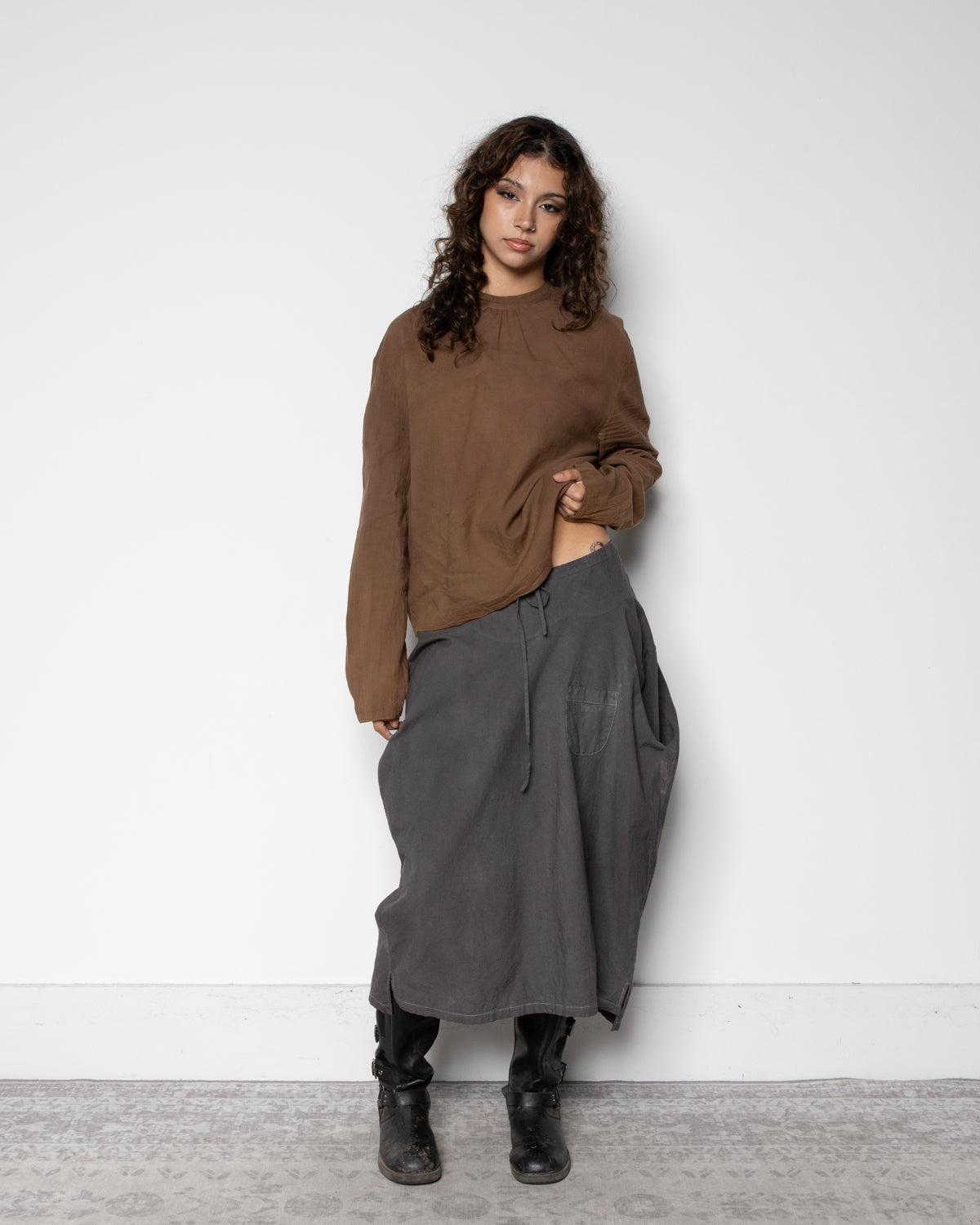 String Neck Henley Longsleeve in Natural Dyed Brown