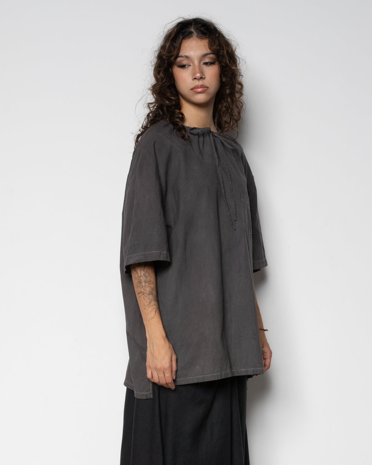 String Neck Pocket Tee in Natural Dyed Dark Grey