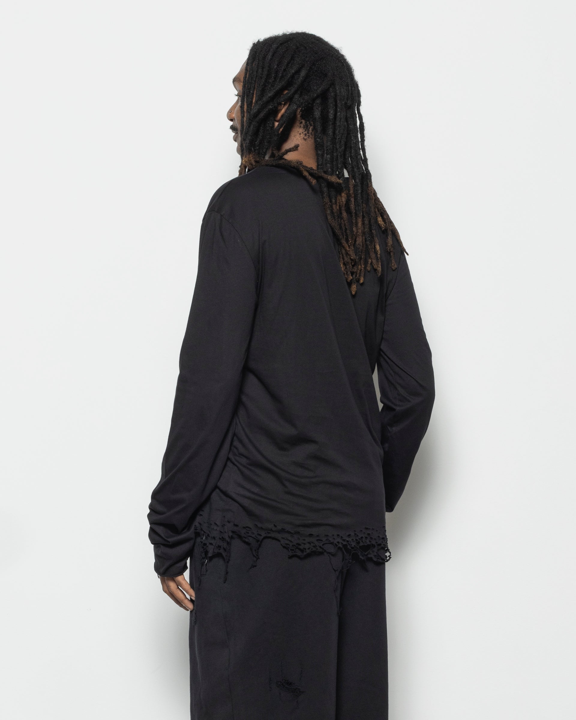 Thrashed Long-sleeve in Black