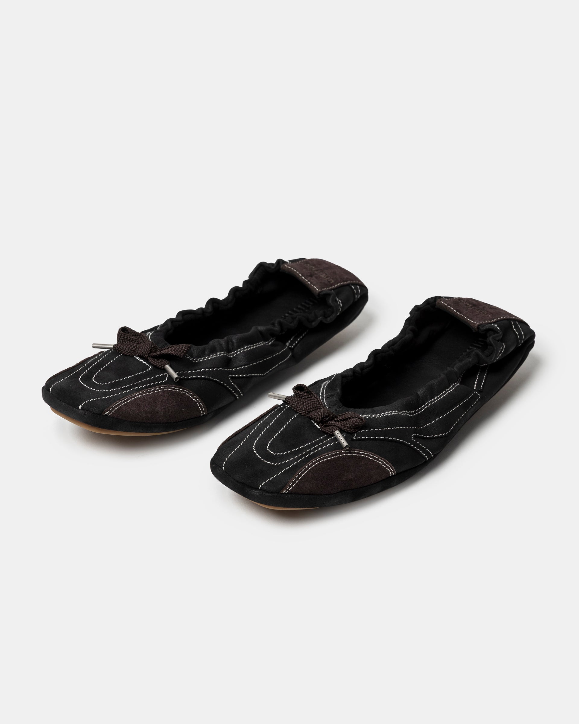 Swift Trek Ballerina in Black