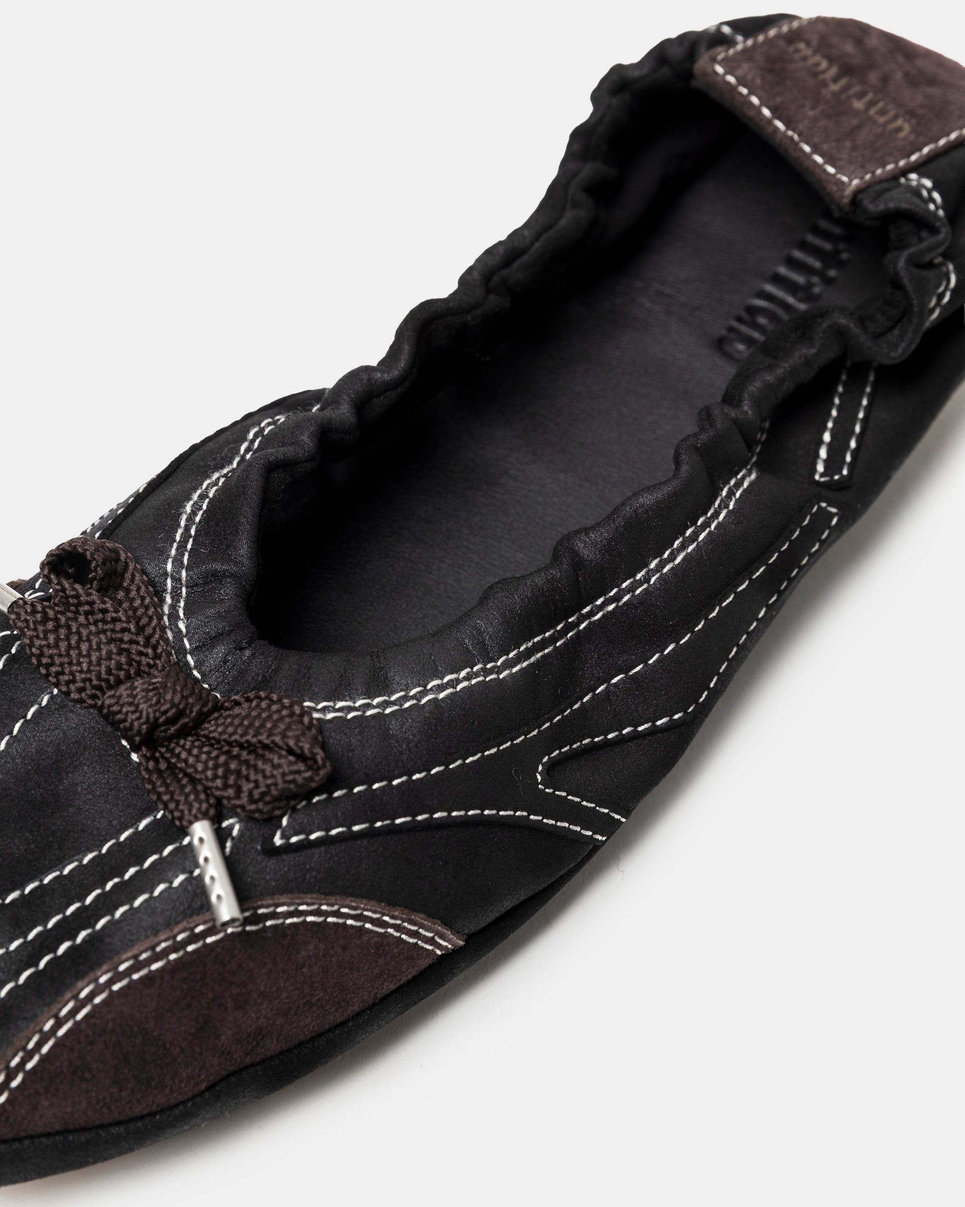 Swift Trek Ballerina in Black