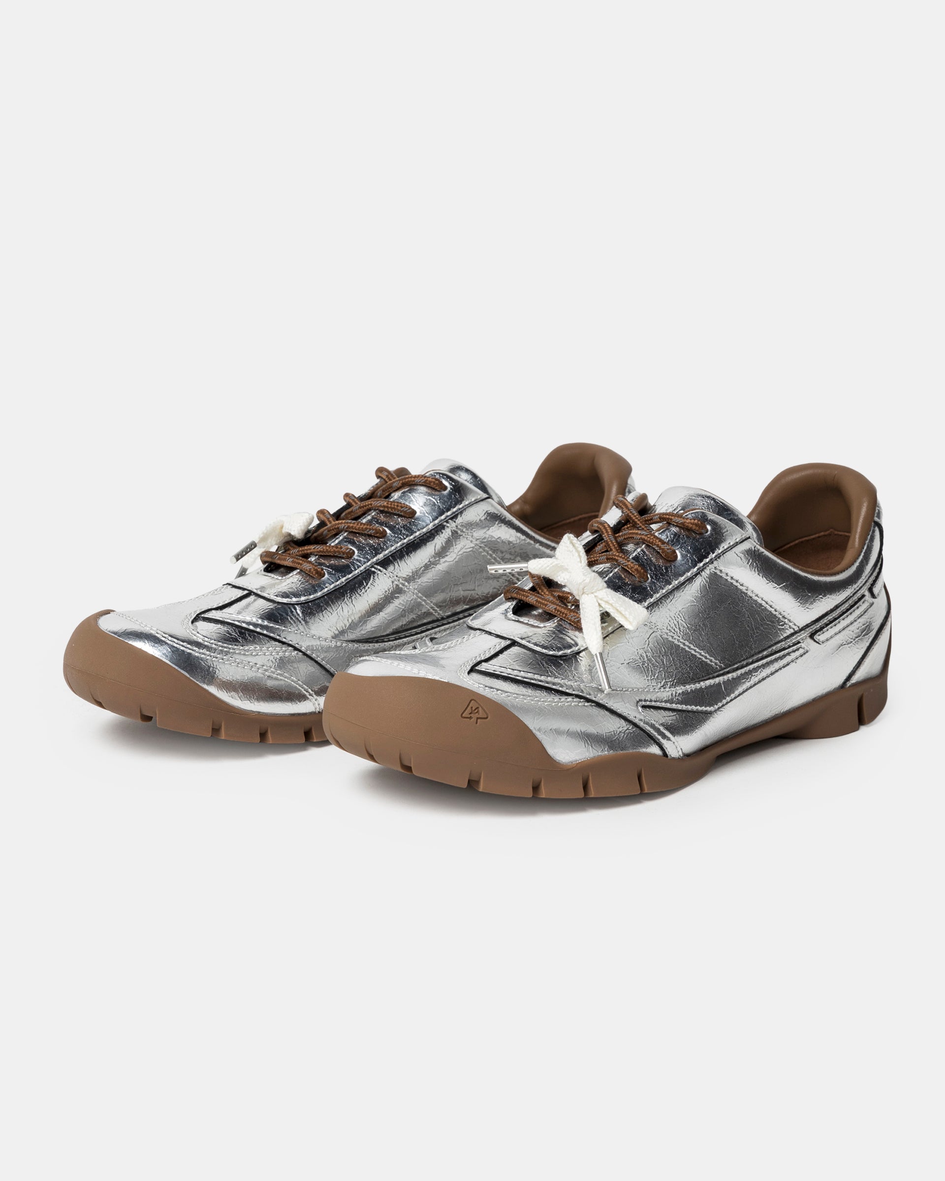 Swift Trek Bow Camping Sneakers in Silver