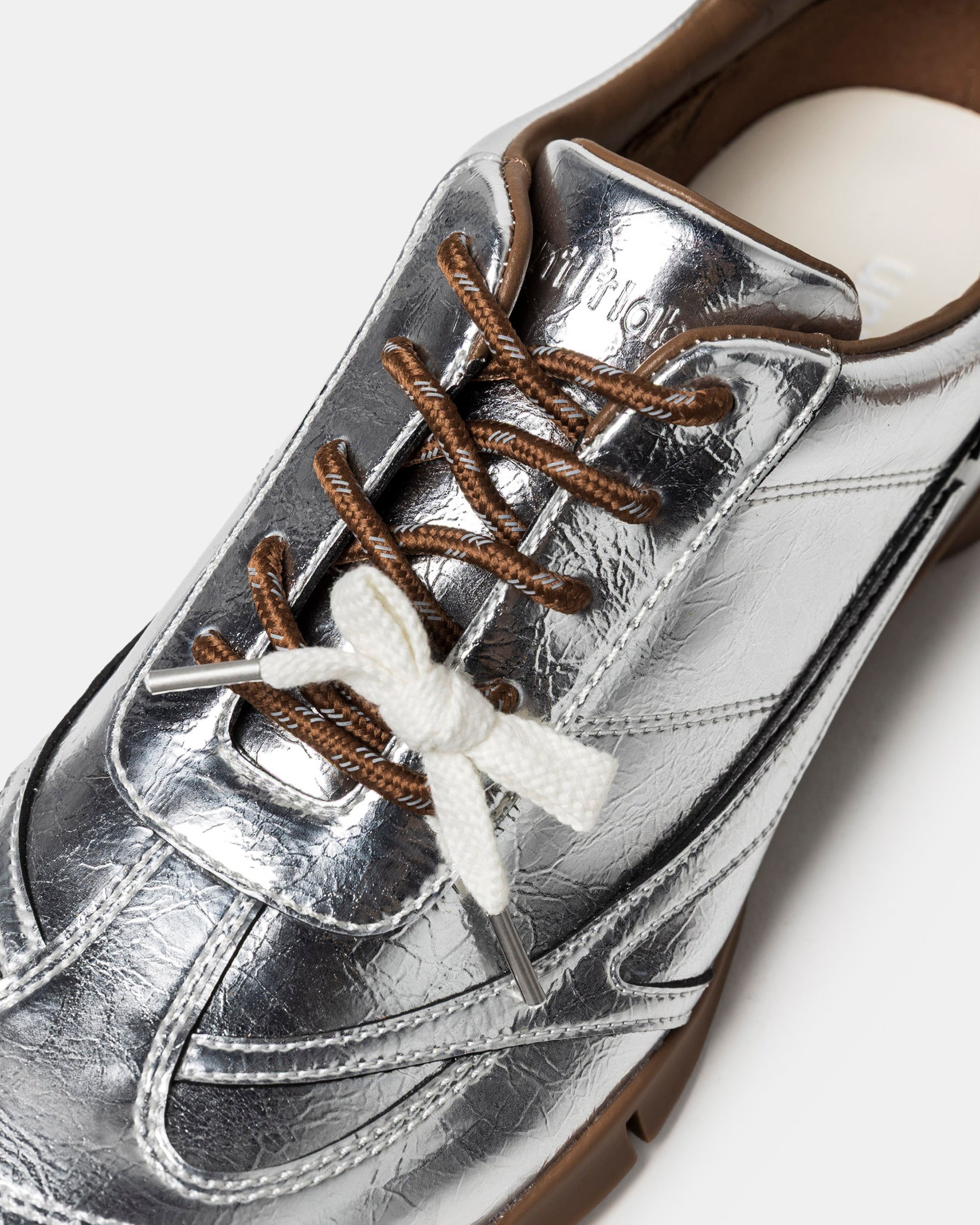 Swift Trek Bow Camping Sneakers in Silver