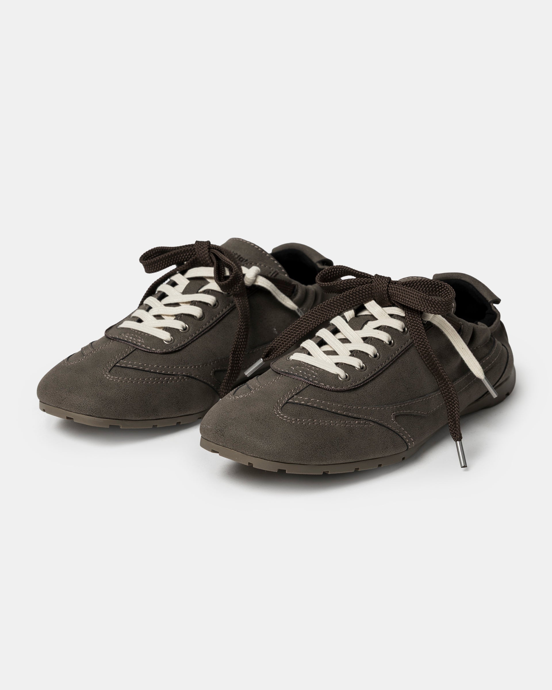 Swift Trek Bow Trainers in Dark Grege