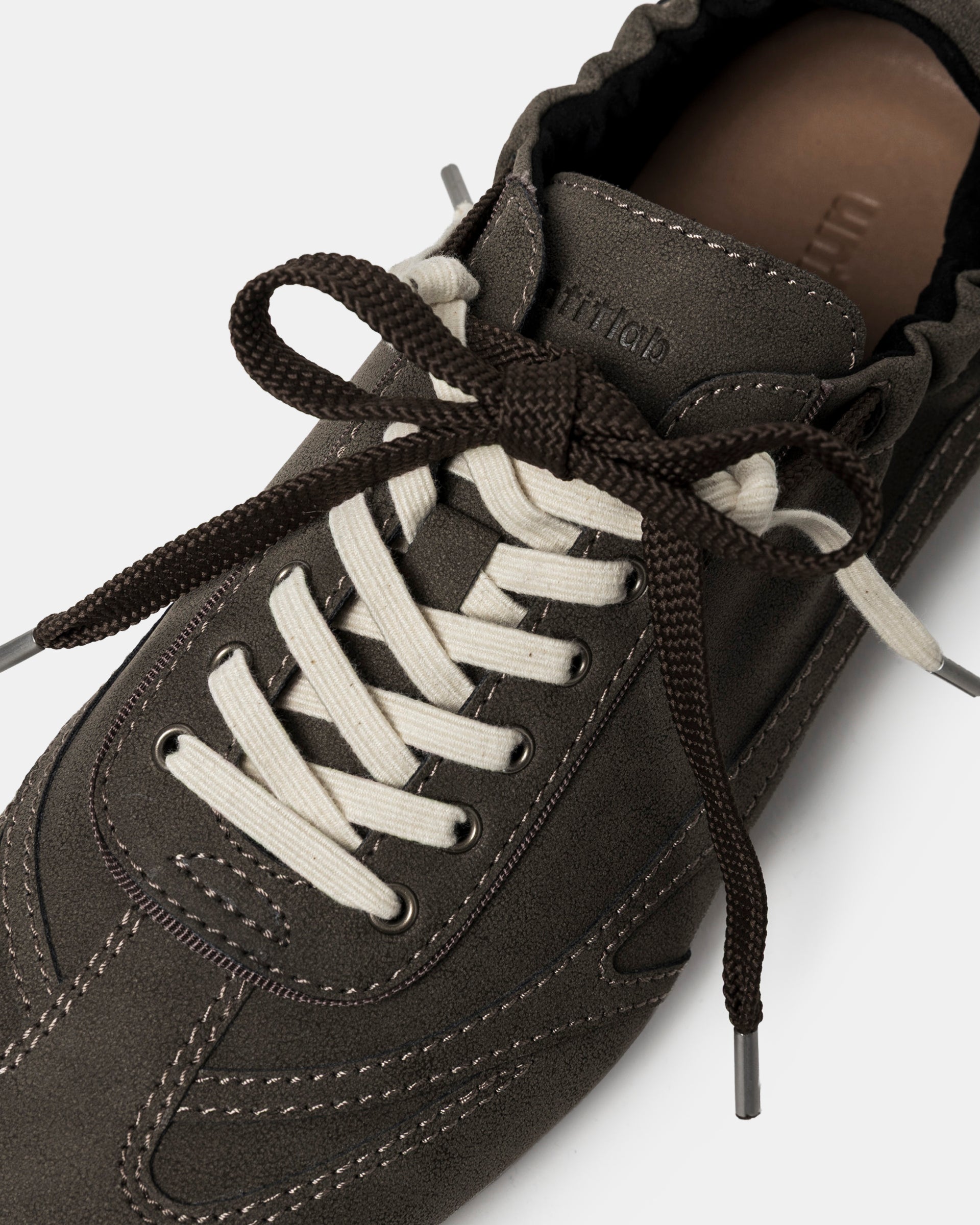 Swift Trek Bow Trainers in Dark Grege