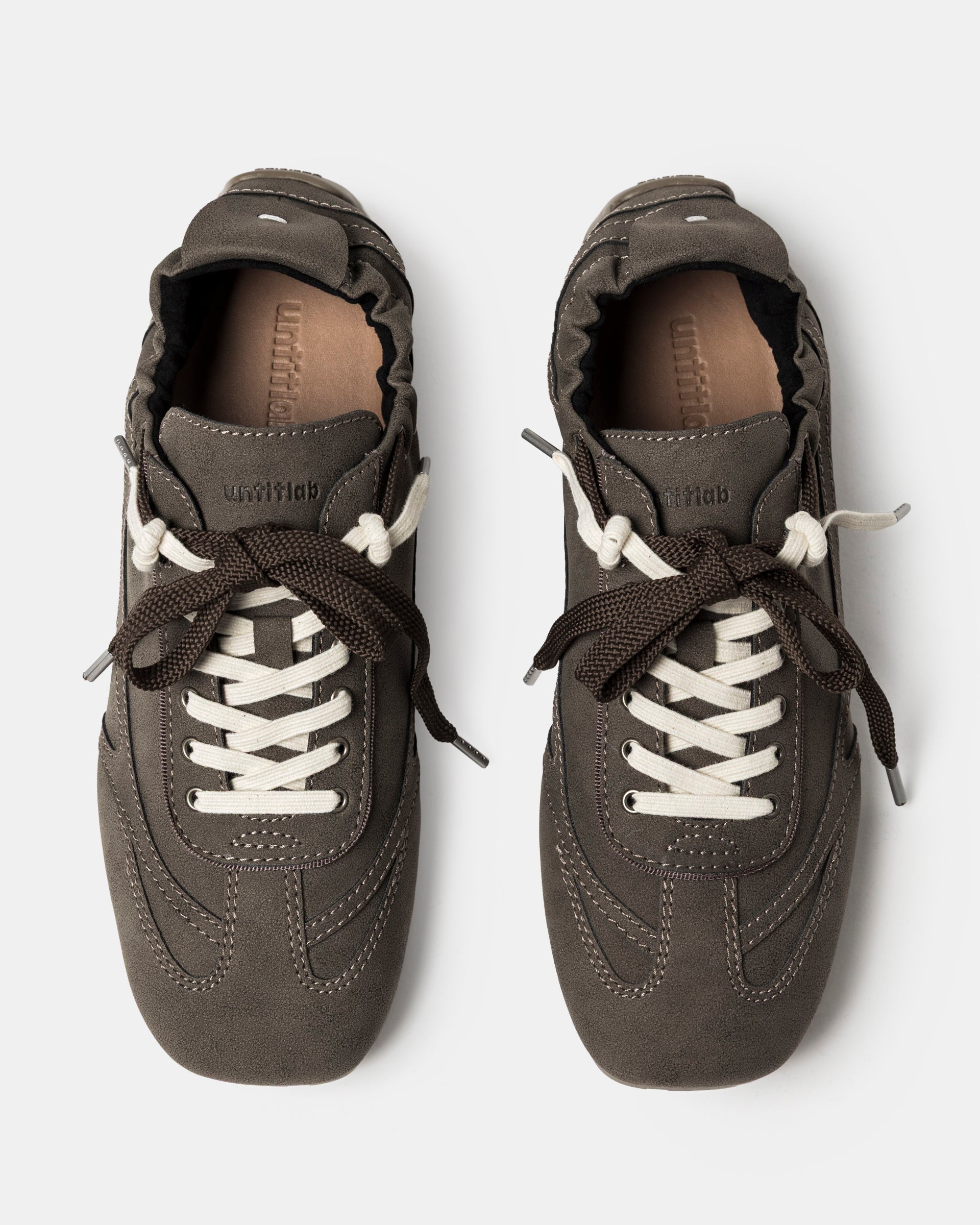 Swift Trek Bow Trainers in Dark Grege