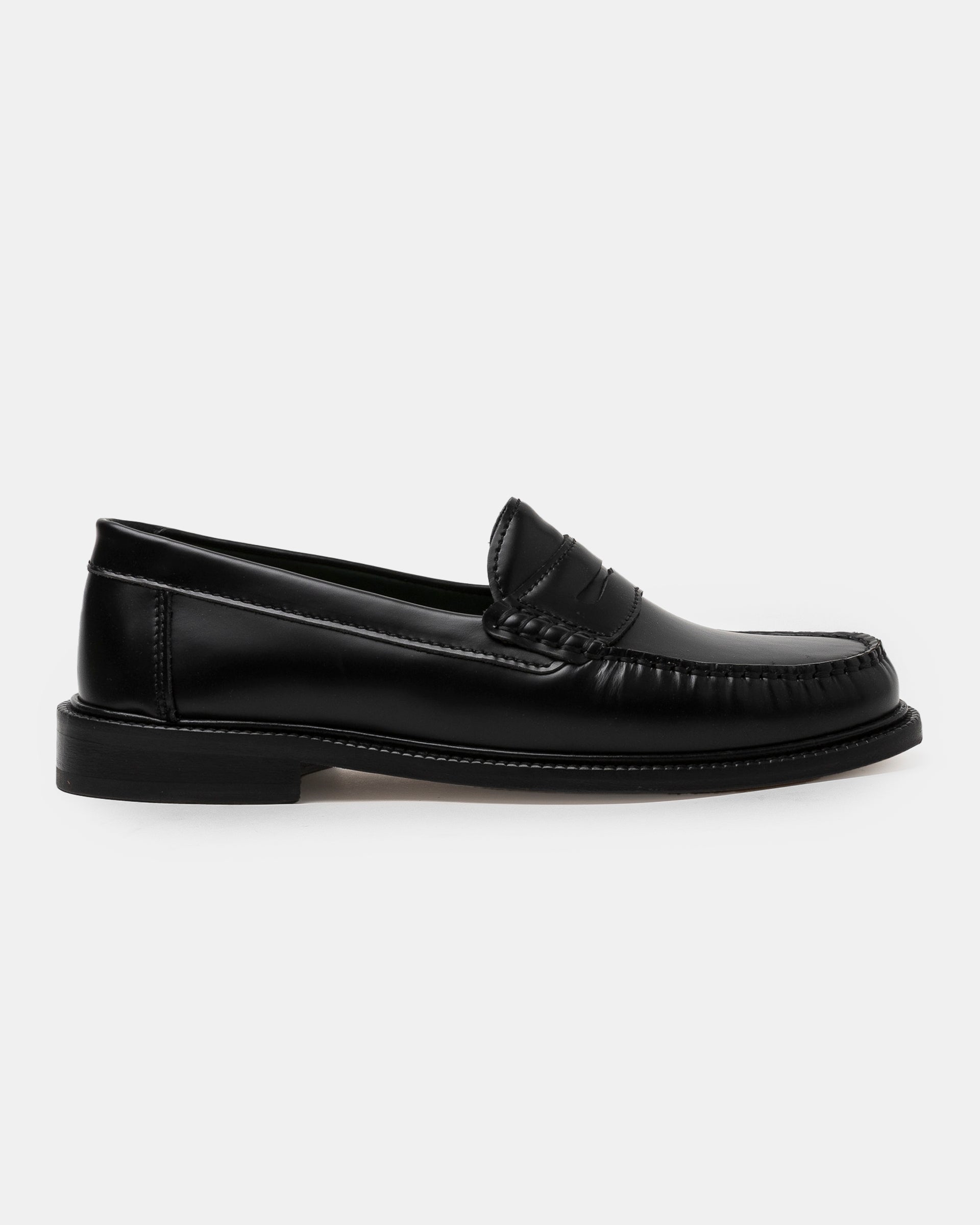 Yardee Mocassin Loafer in Black Polido Leather