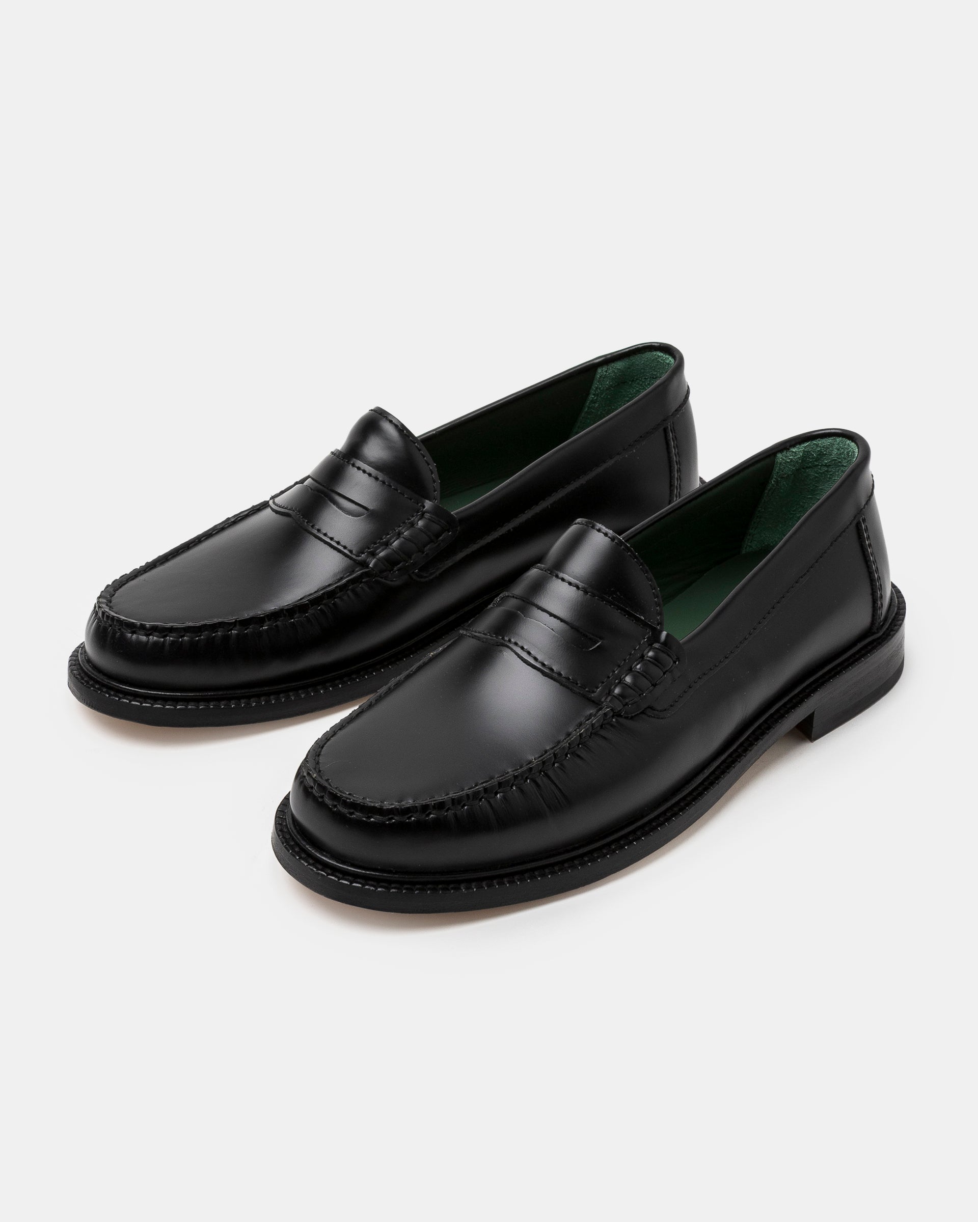 Yardee Mocassin Loafer in Black Polido Leather