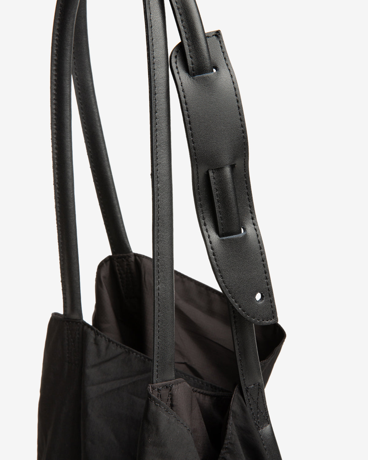 EP.10 01 Bag in Black
