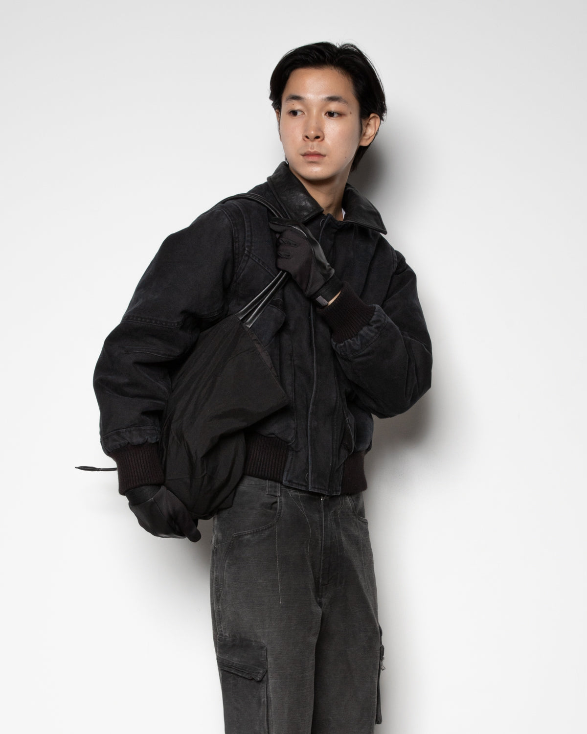EP.10 01 Bag in Black