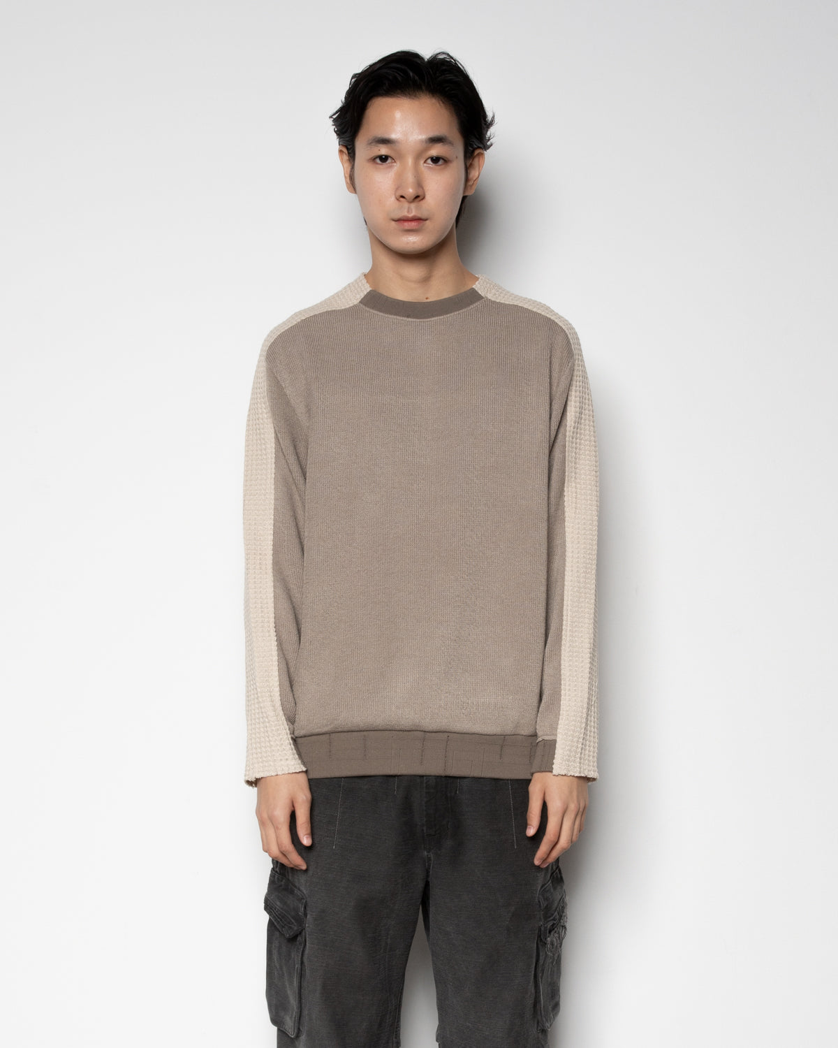 EP.8 01 Knit in Dusty Grey and Light Brown