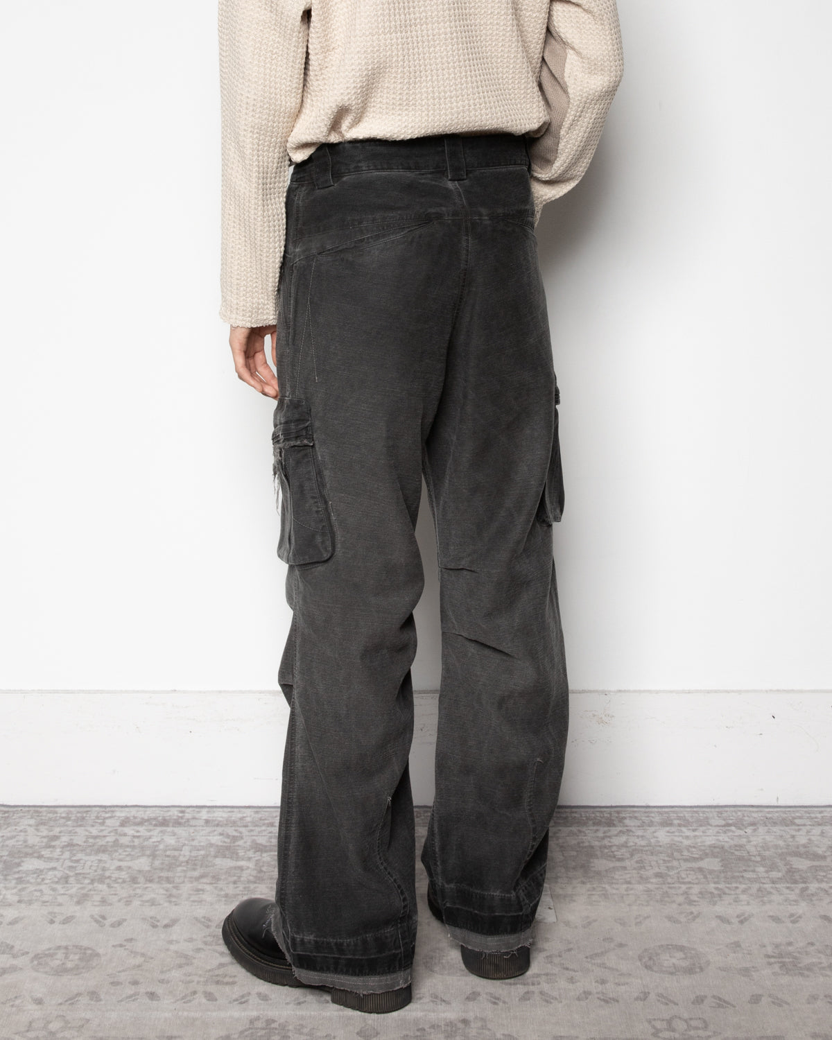 EP.8 03 Trousers in Black