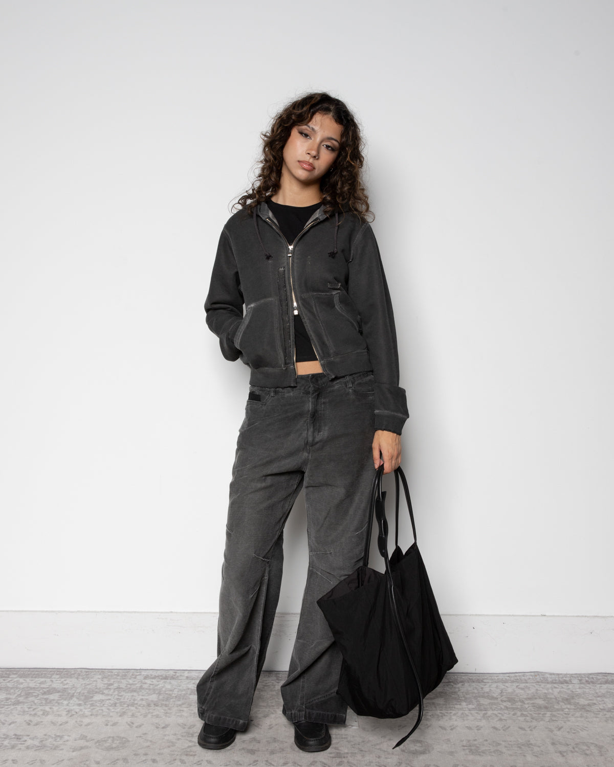 EP.8 Women 01 Hoodie Zipup in Black