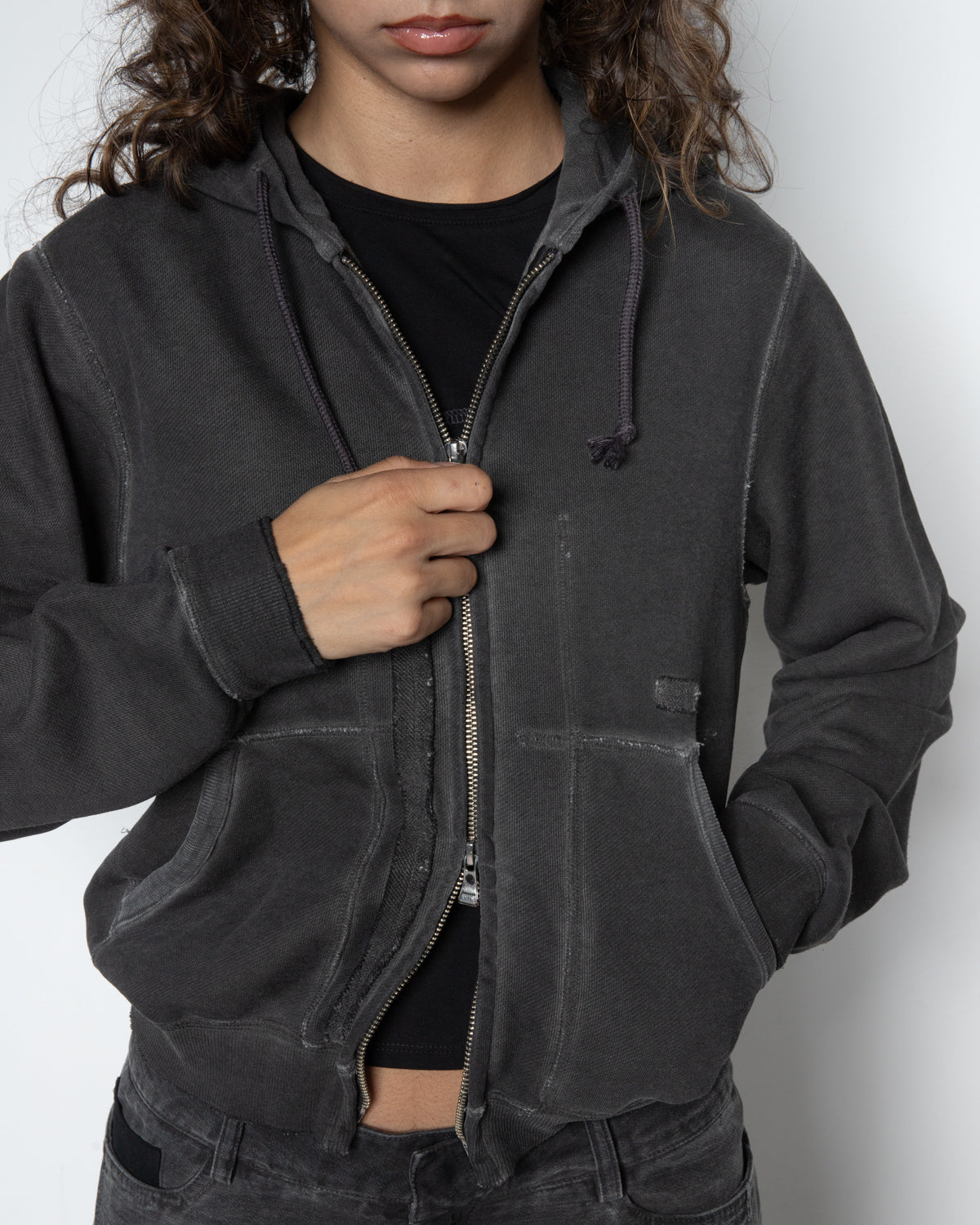 EP.8 Women 01 Hoodie Zipup in Black
