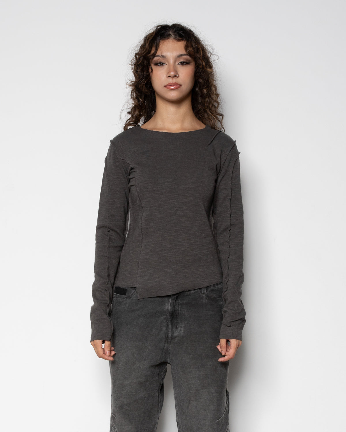 EP.8 Women 01 Sleeve in Charcoal
