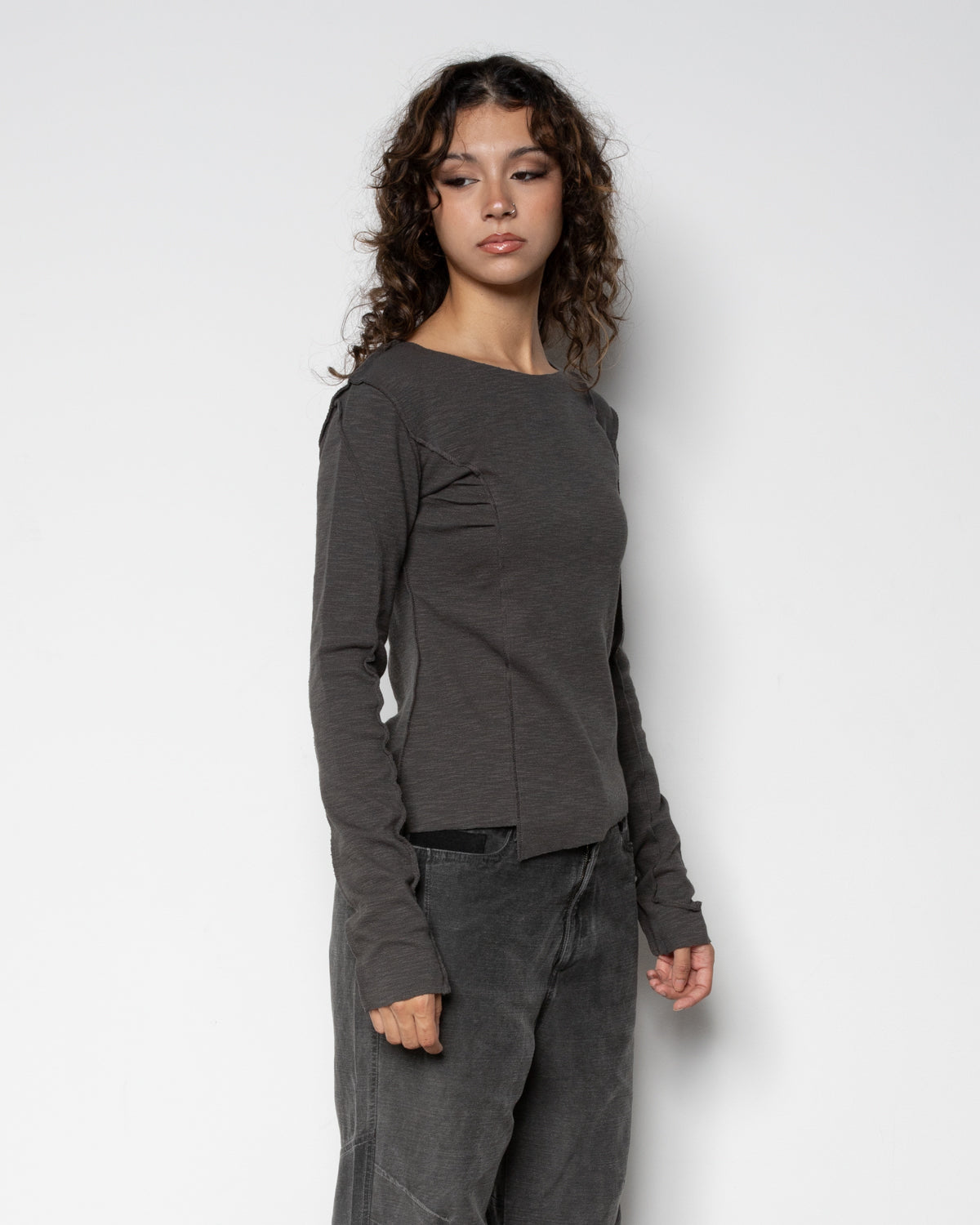 EP.8 Women 01 Sleeve in Charcoal