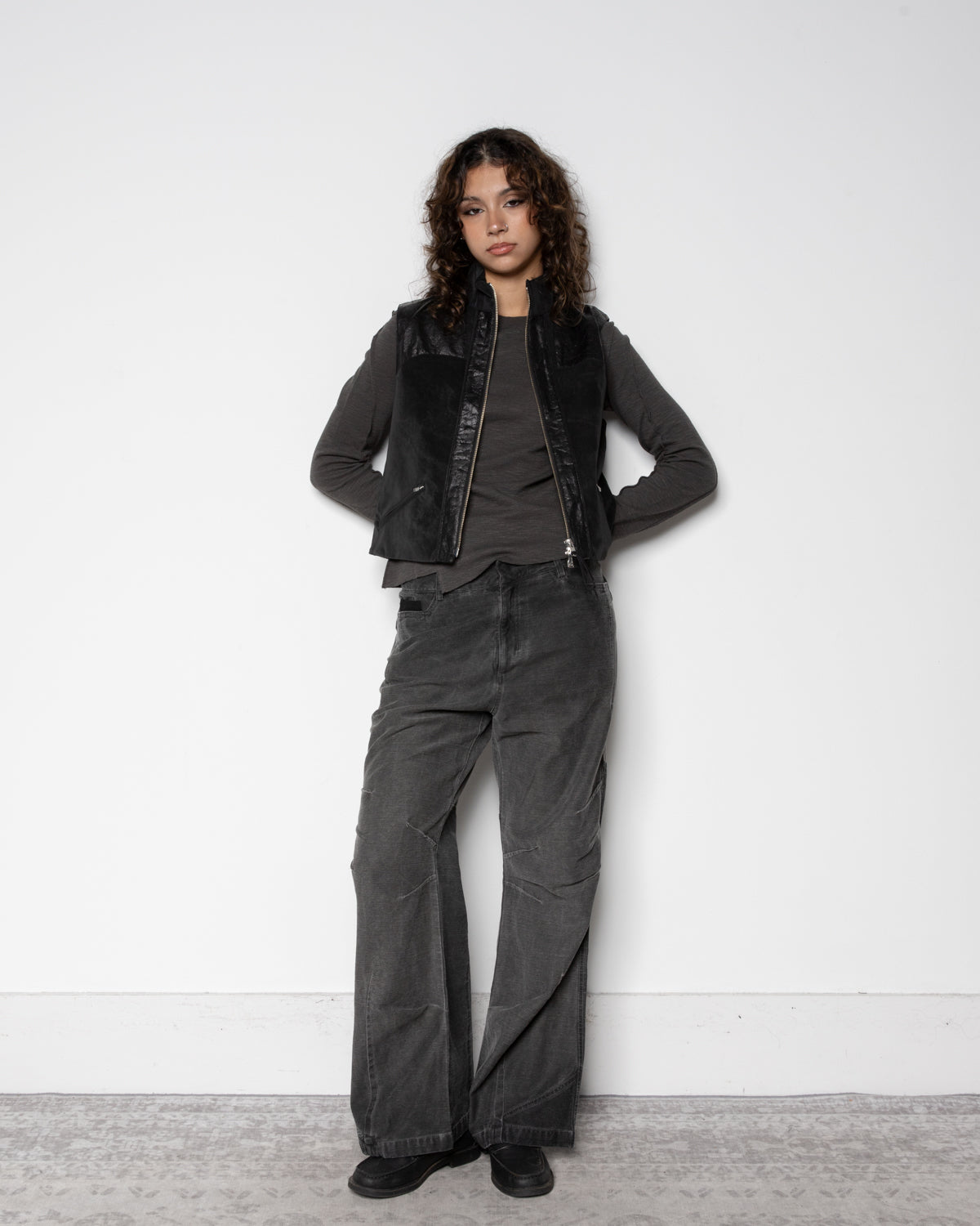 EP.8 Women 01 Sleeve in Charcoal