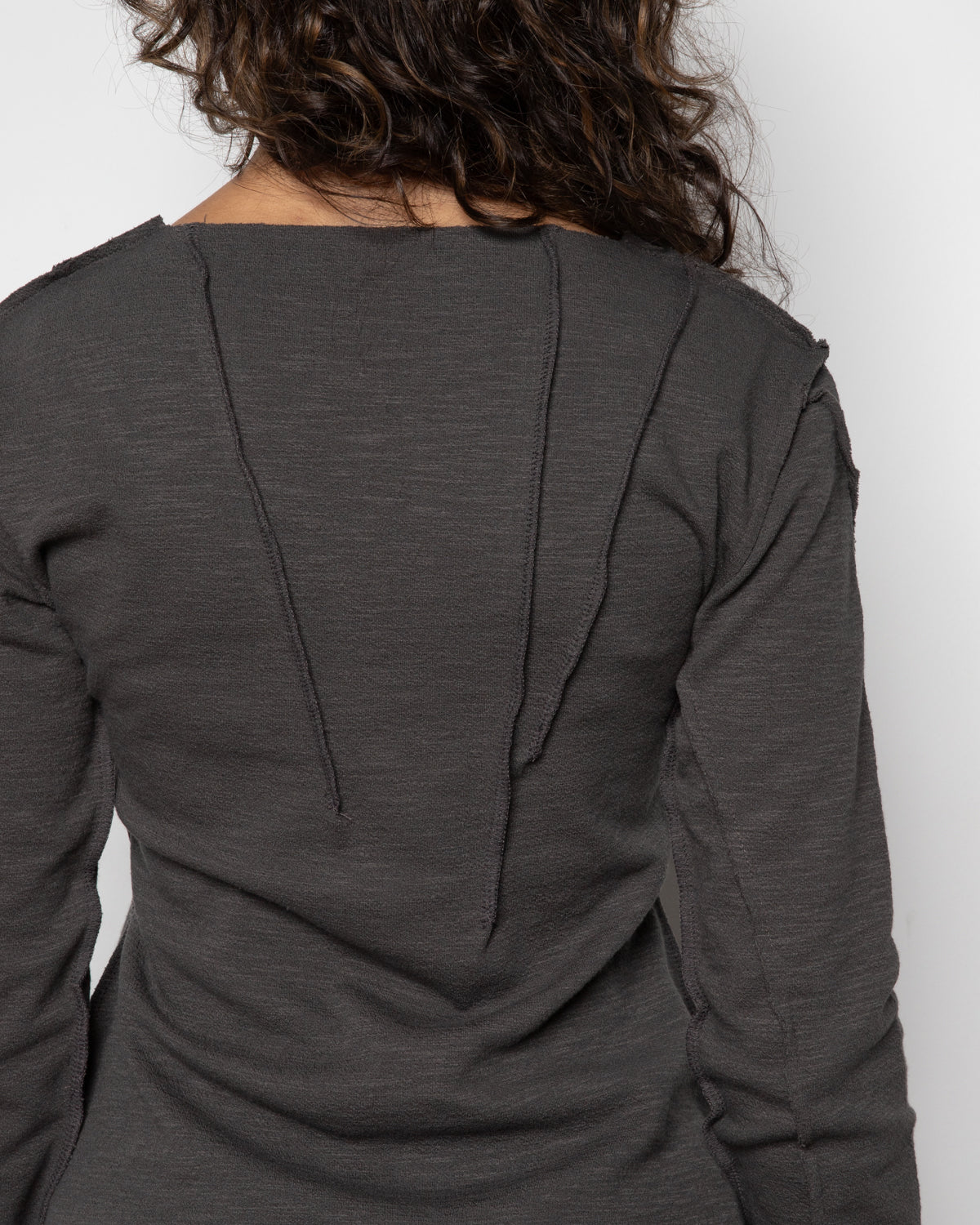 EP.8 Women 01 Sleeve in Charcoal