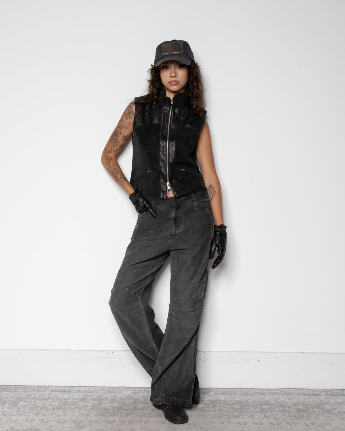 EP.8 Women 01 Vest in Black