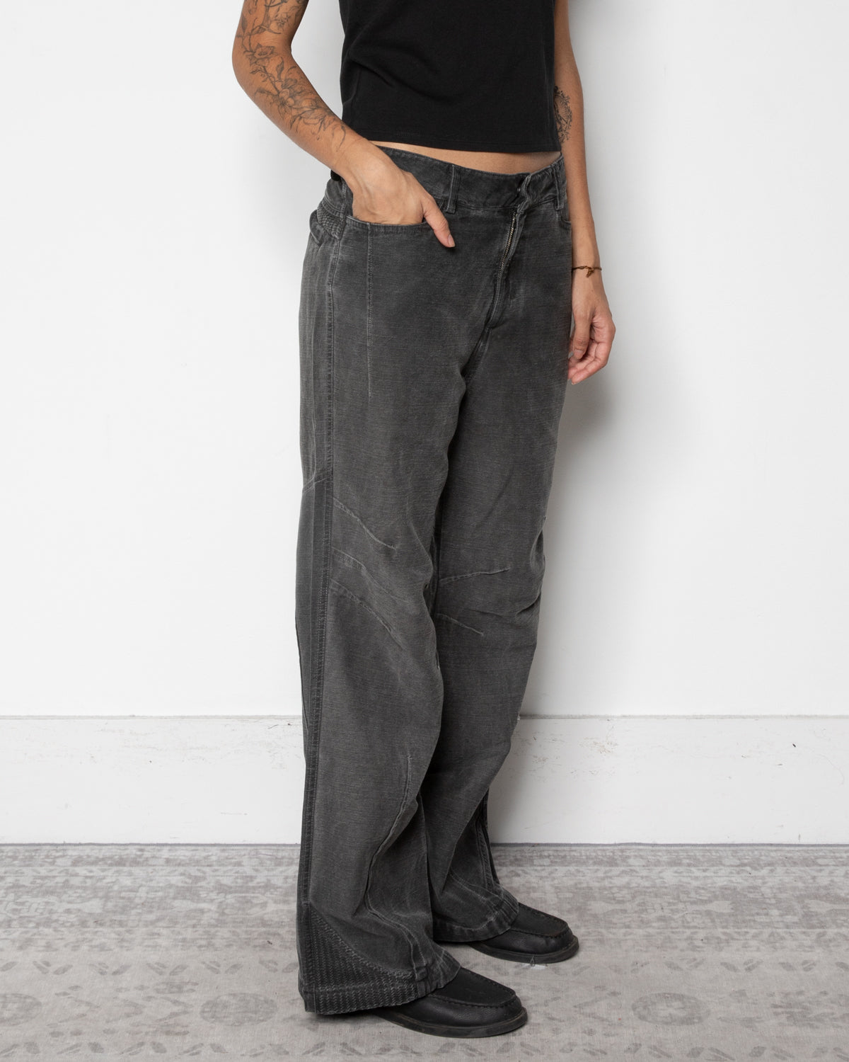 EP.8 Women 03 Trousers in Black
