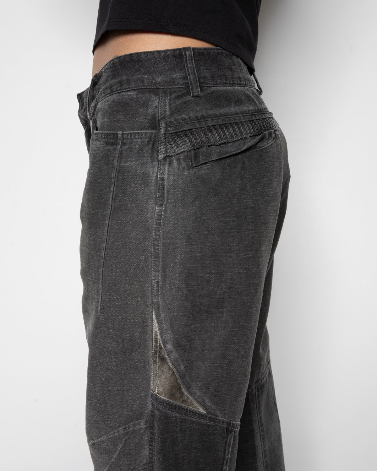 EP.8 Women 03 Trousers in Black