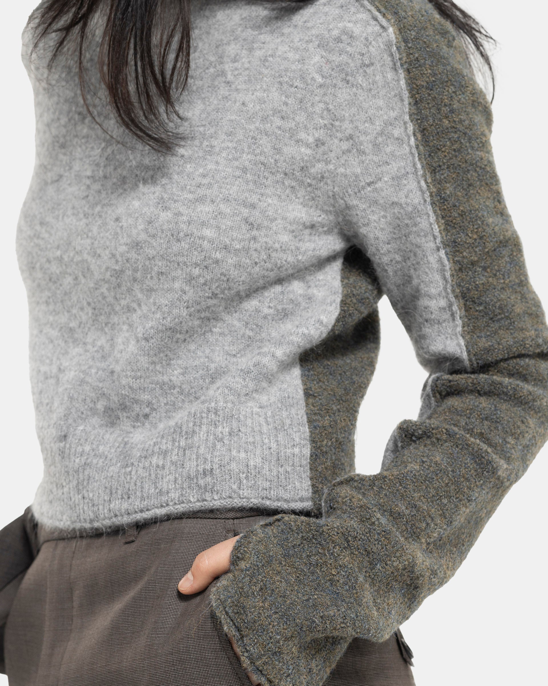 01 Cropped  Knit in Grey and Khaki