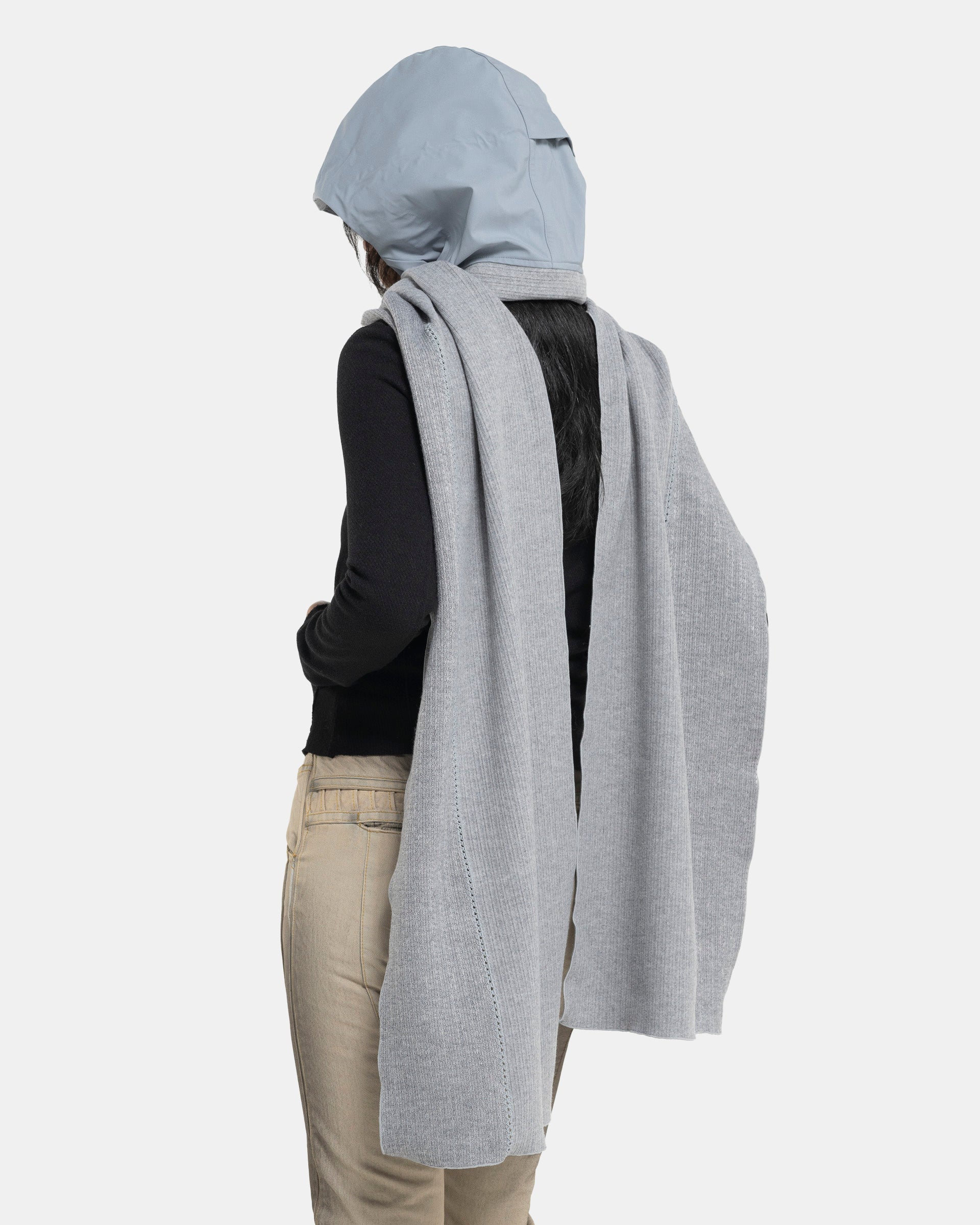 01 Hooded Muffler in Light Grey