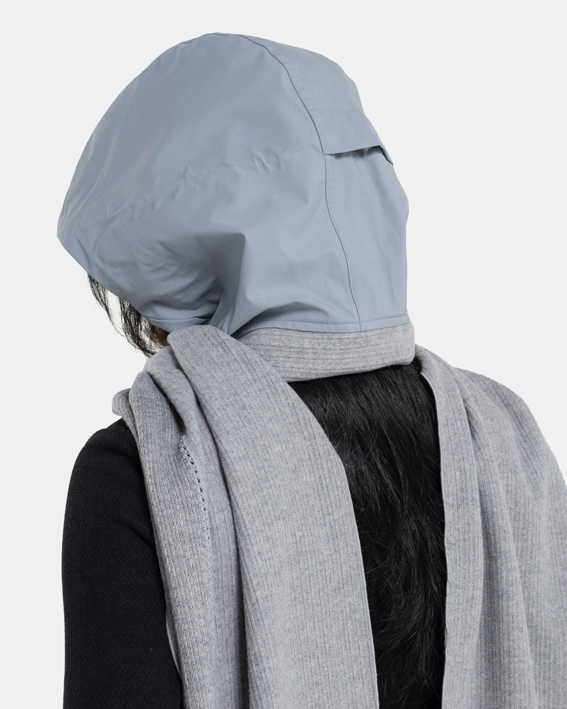 01 Hooded Muffler in Light Grey