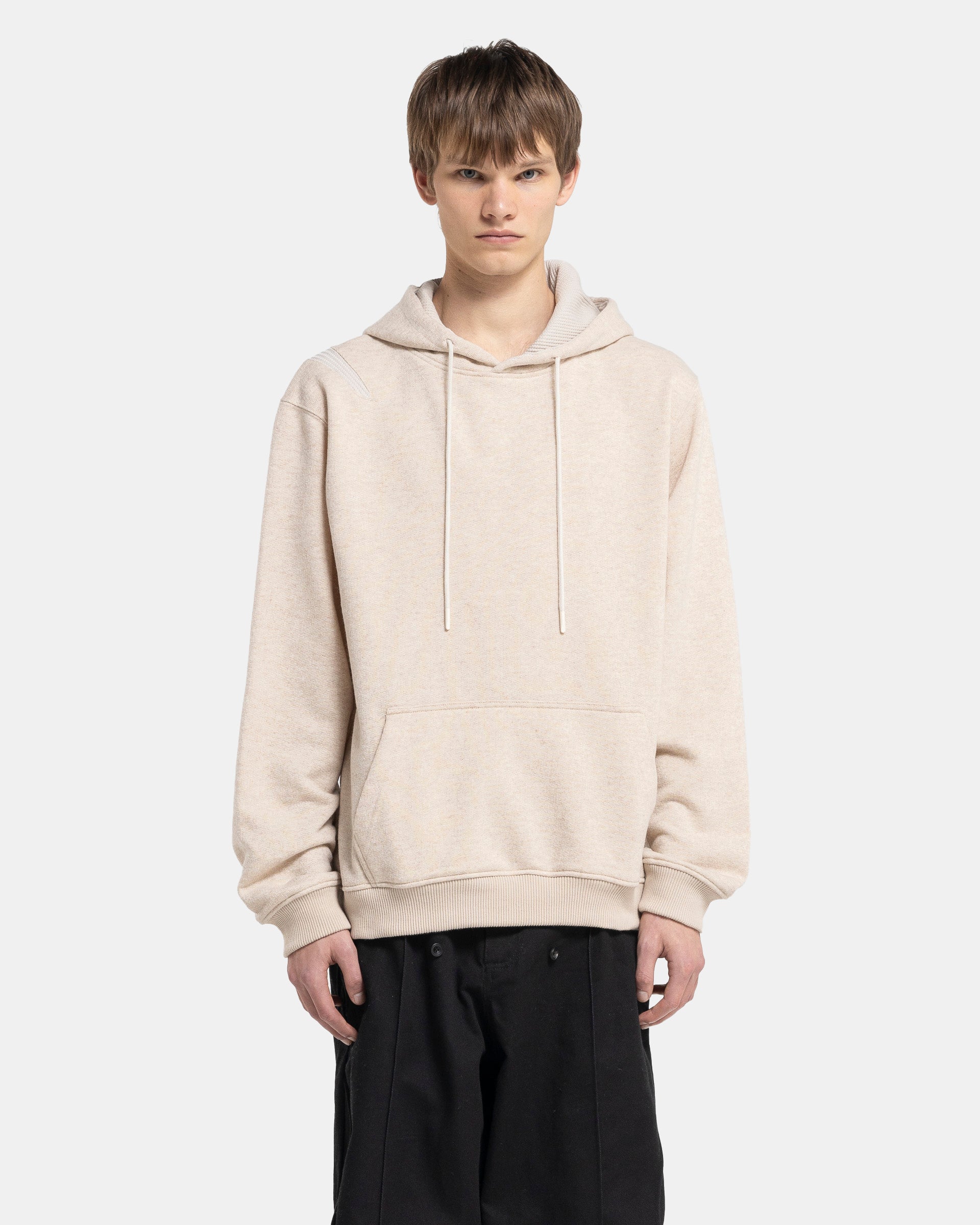 01 Hoodie in Beige