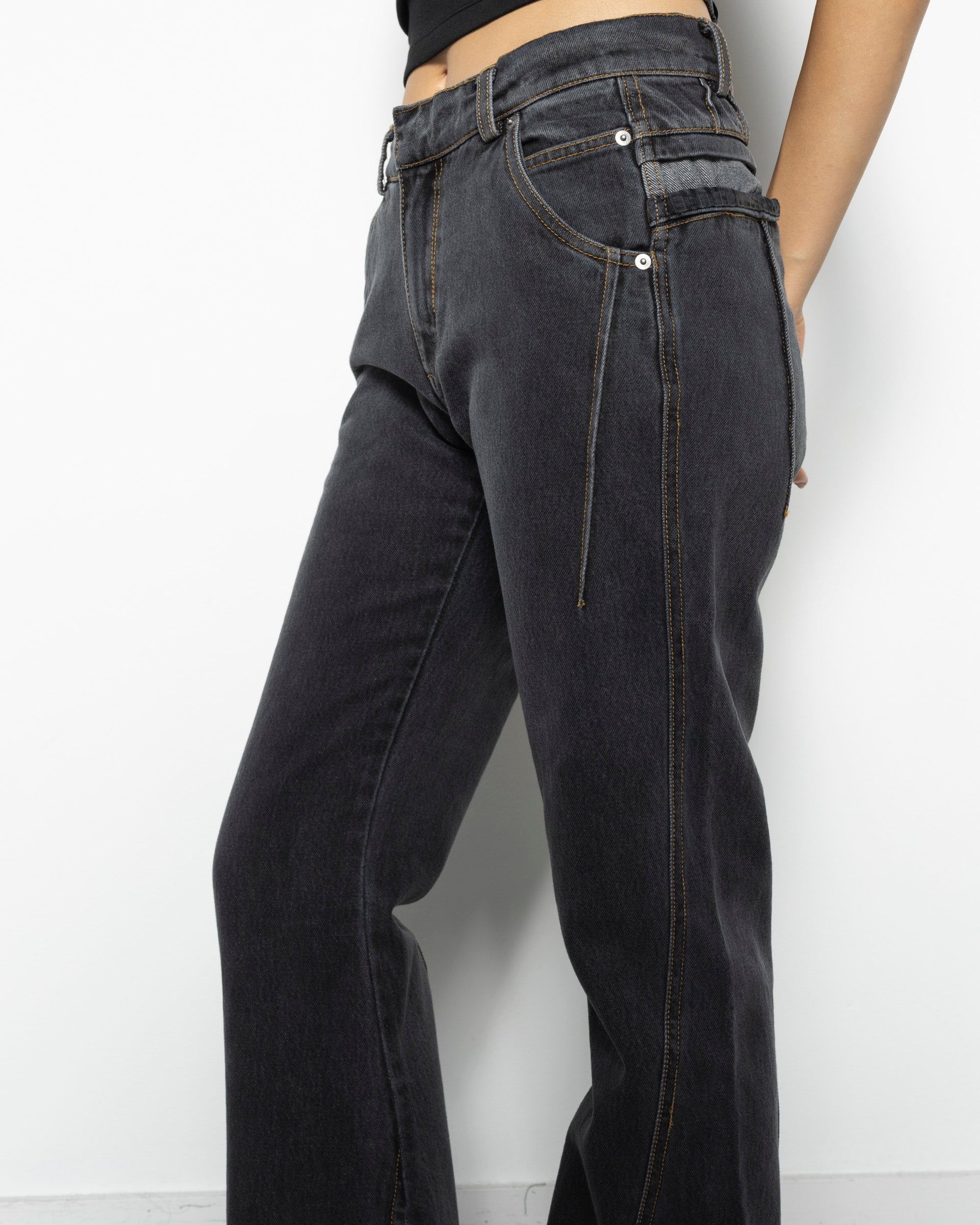 01 Denim Trousers in Charcoal