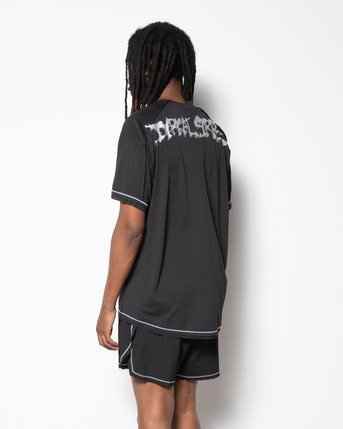 Y-3 Mens GFX Run Shortsleeve Tee in Black